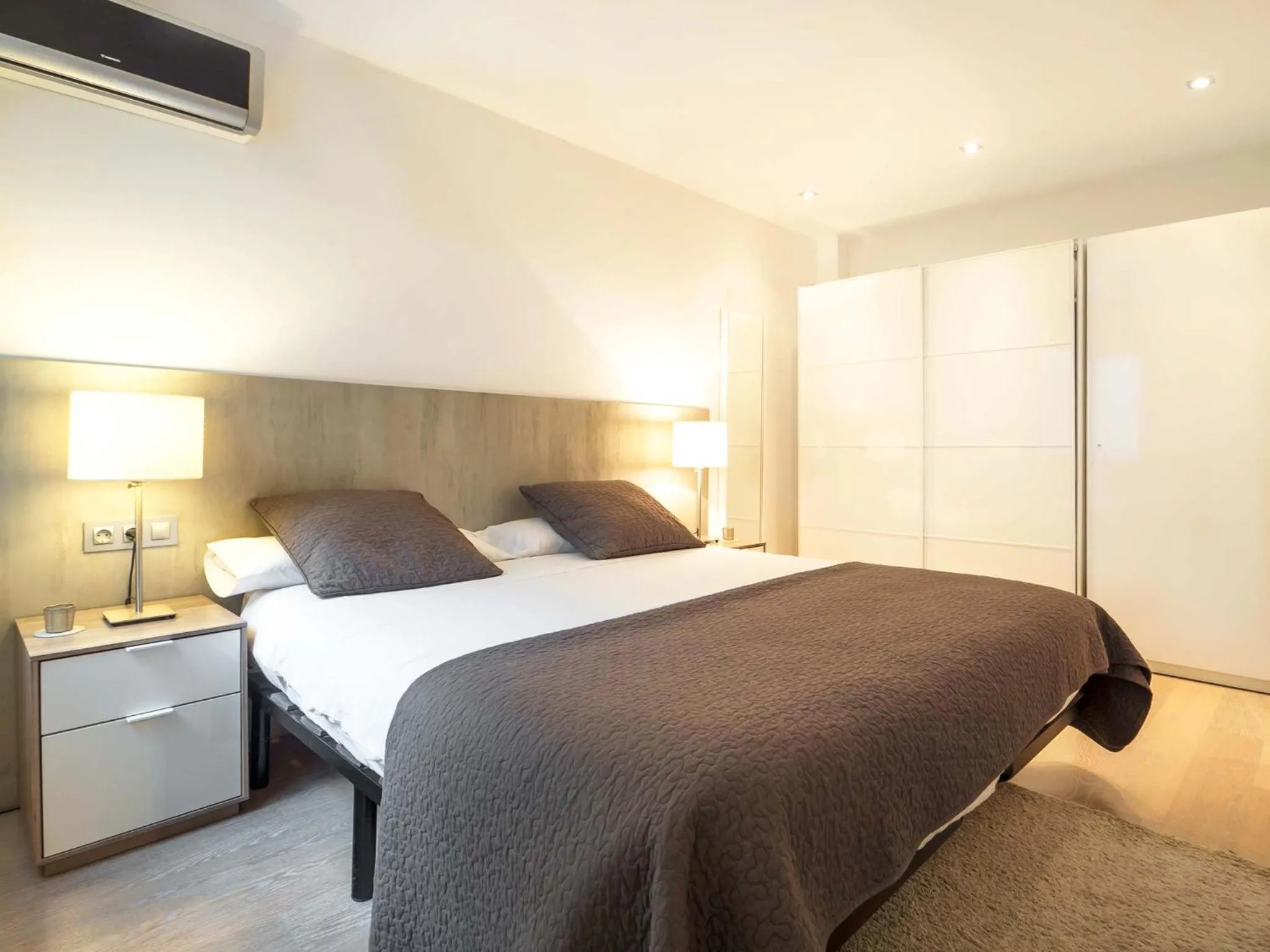 Bed in Rent Top Apartments Rambla Catalunya