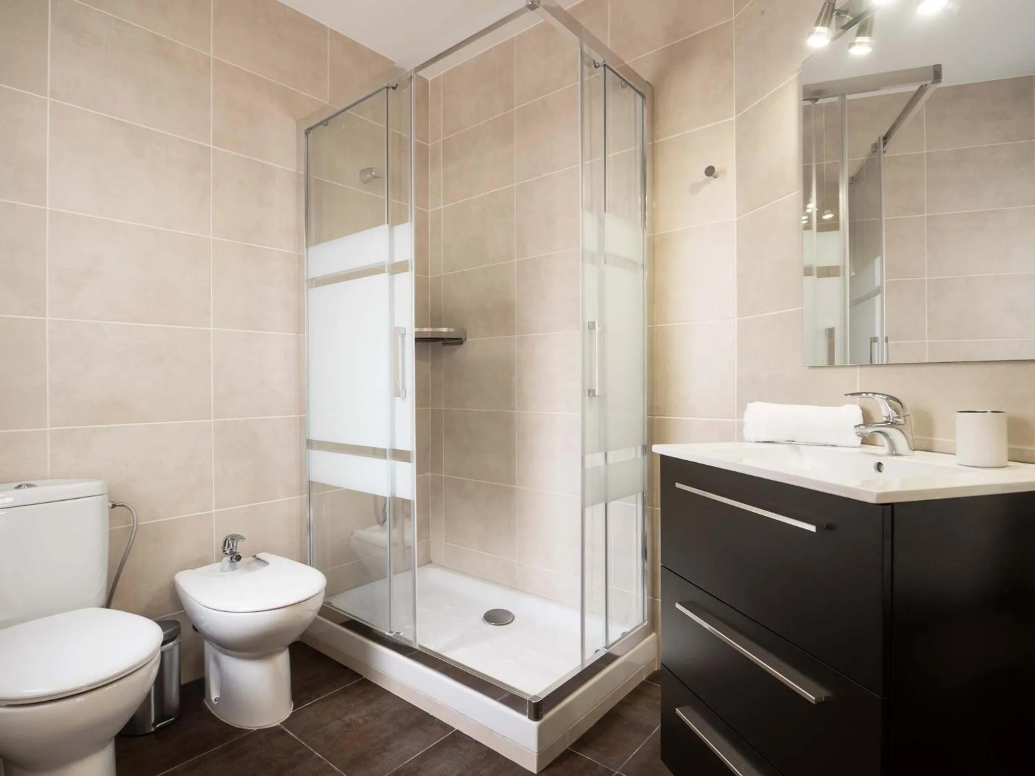 Shower in Rent Top Apartments Rambla Catalunya