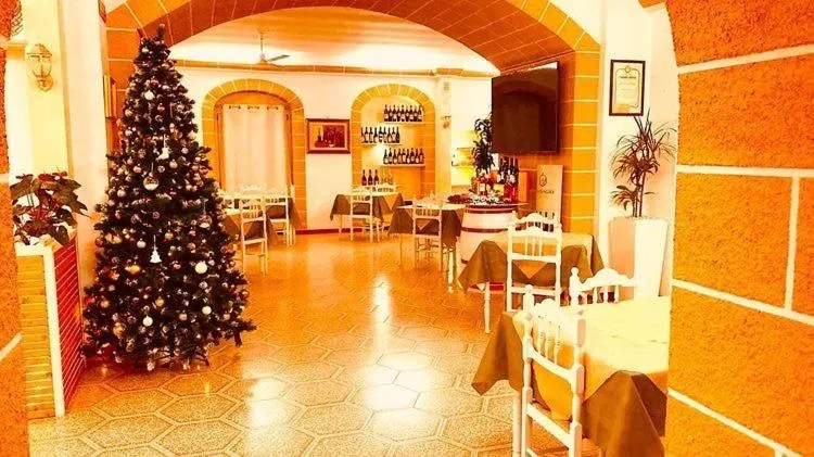 Restaurant/places to eat in Albergo 2 Mari