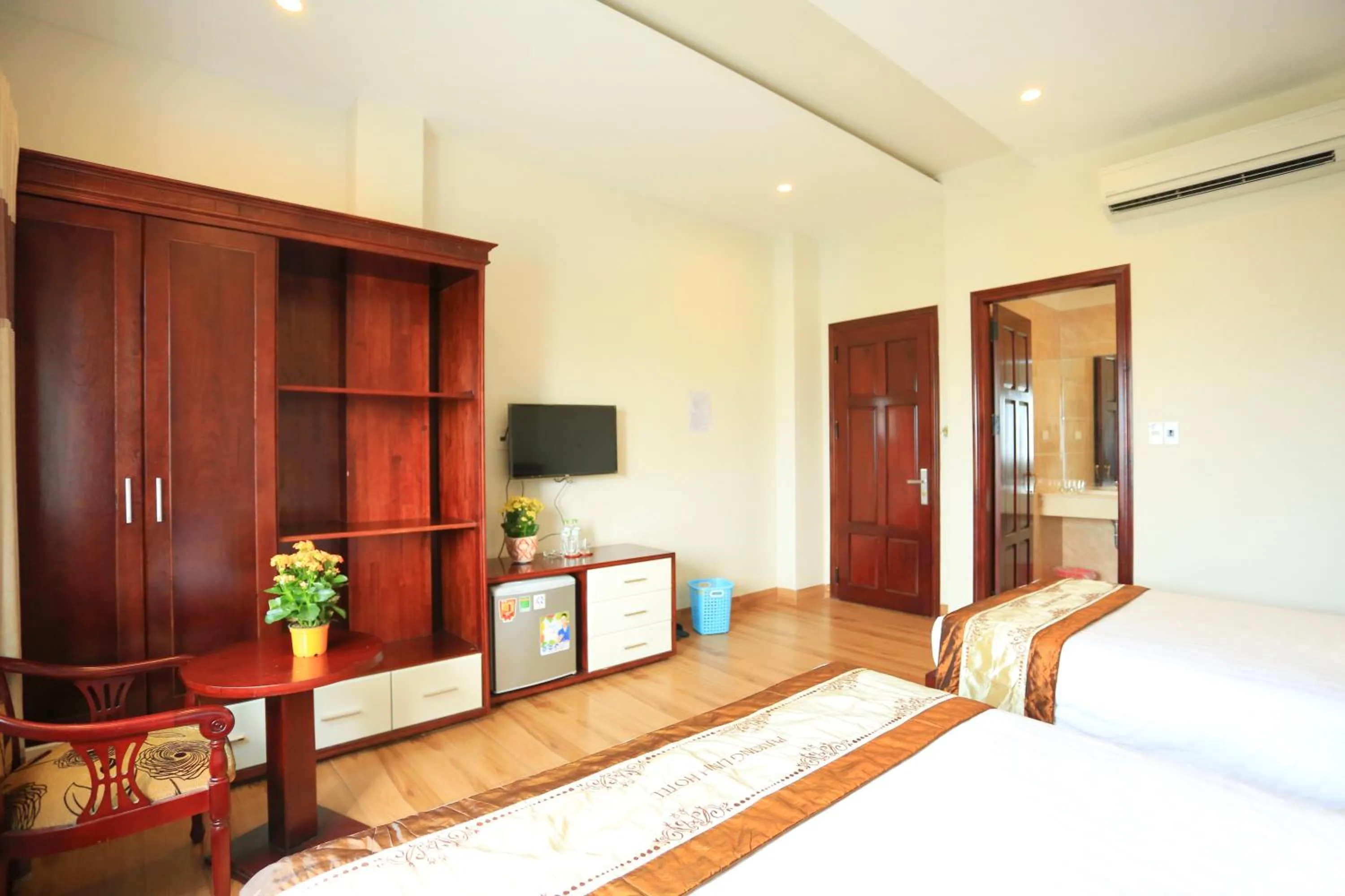 Bed in Phuong Linh Hotel