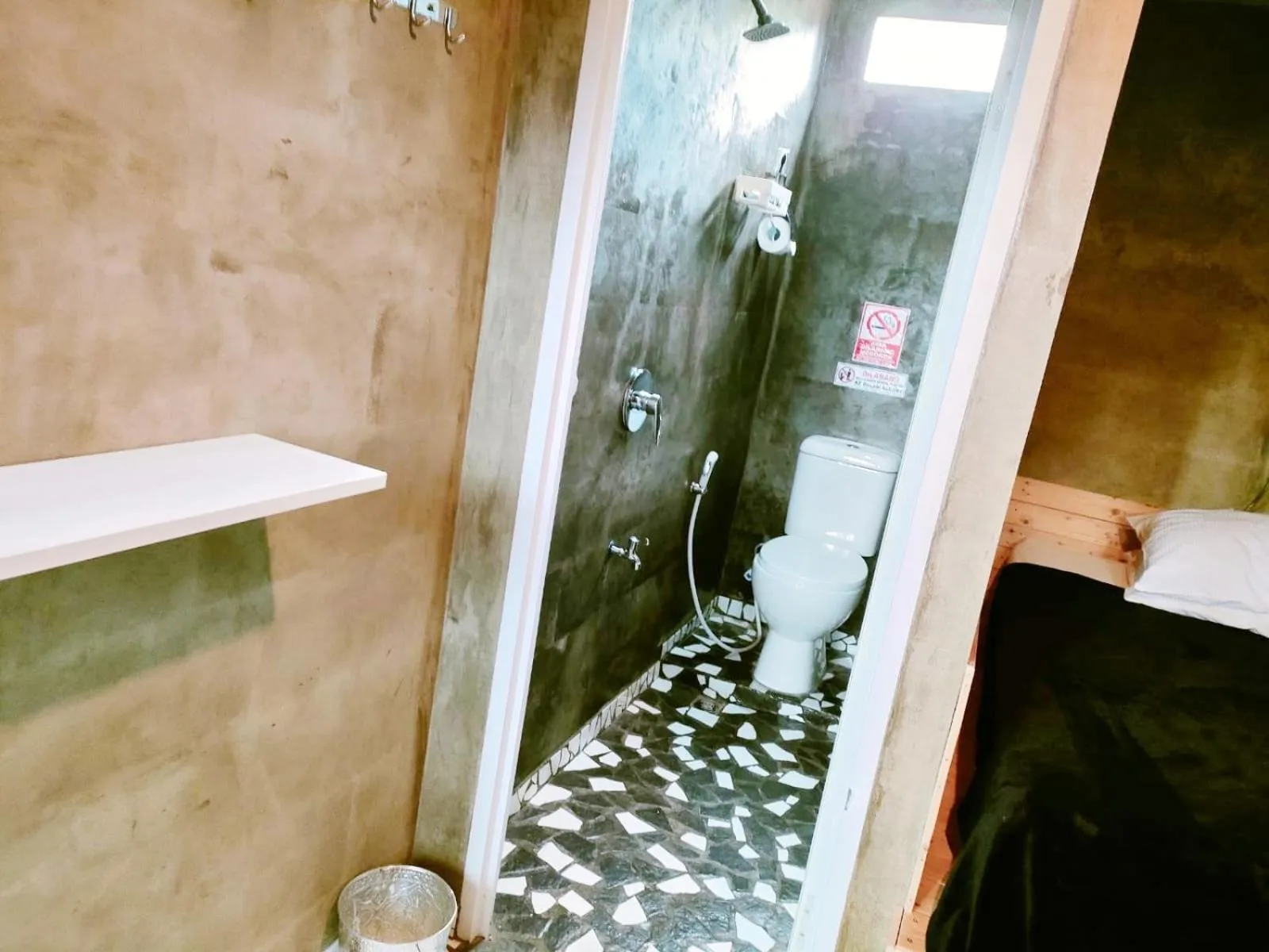 Jeng Tini Guest House