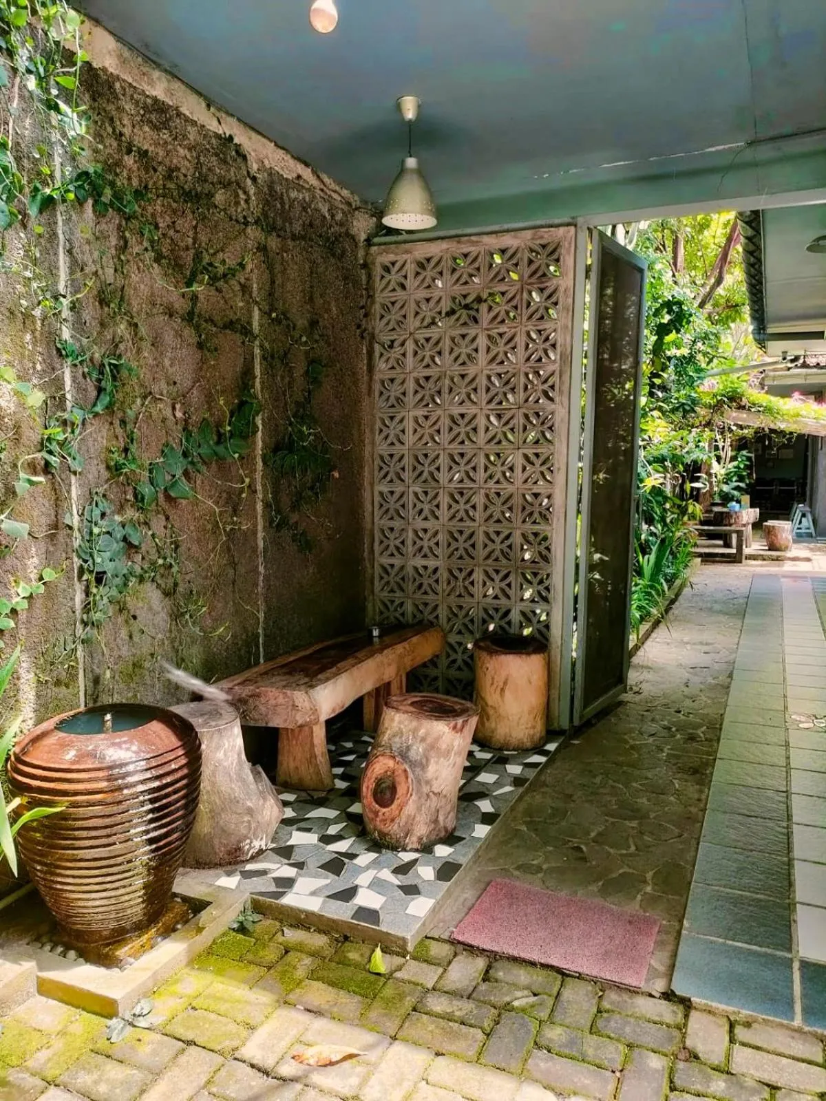 Lobby or reception in Jeng Tini Guest House