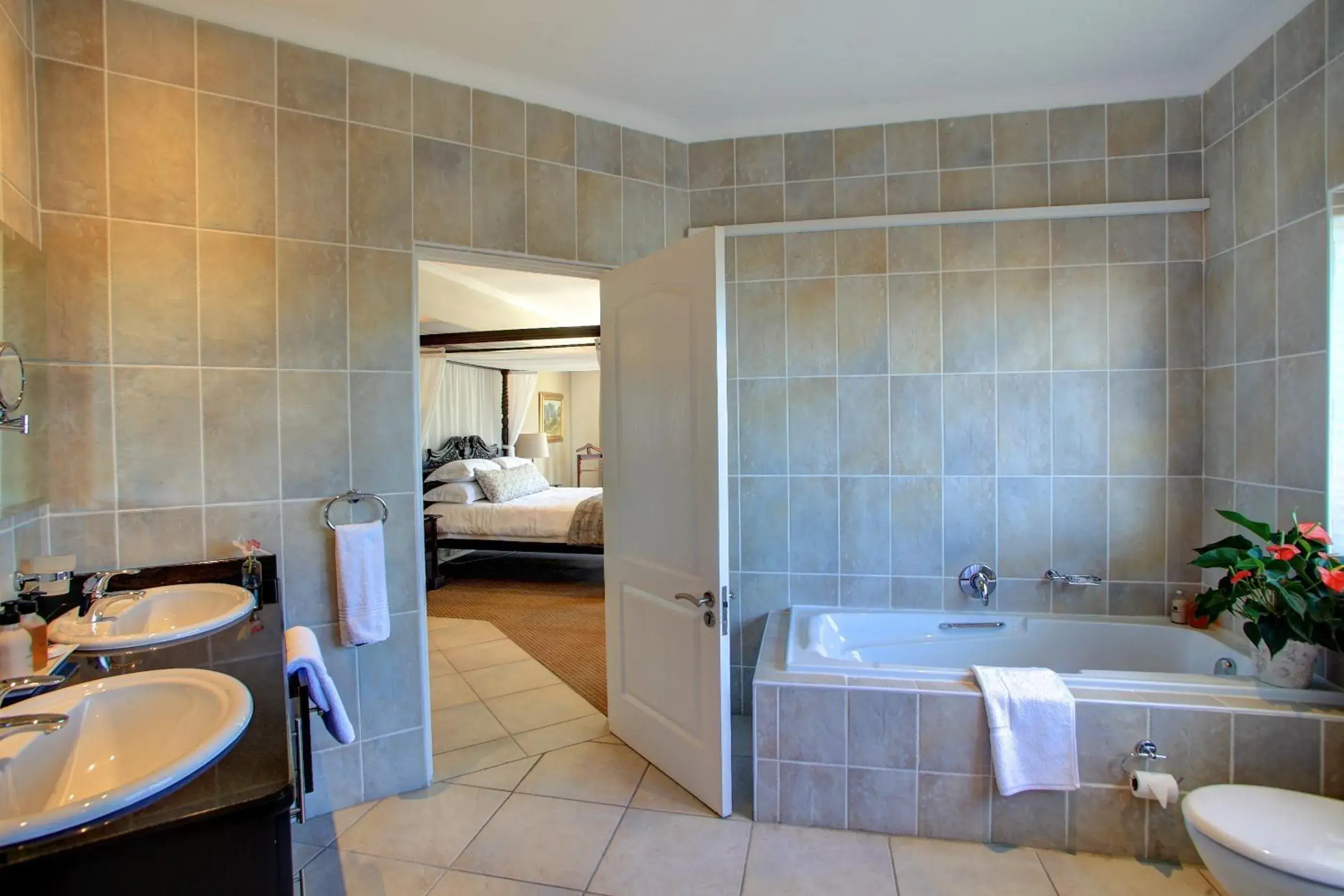 Bathroom, Bed in Cinnamon Boutique Guest House Bathroom, Bed in Cinnamon Boutique Guest House