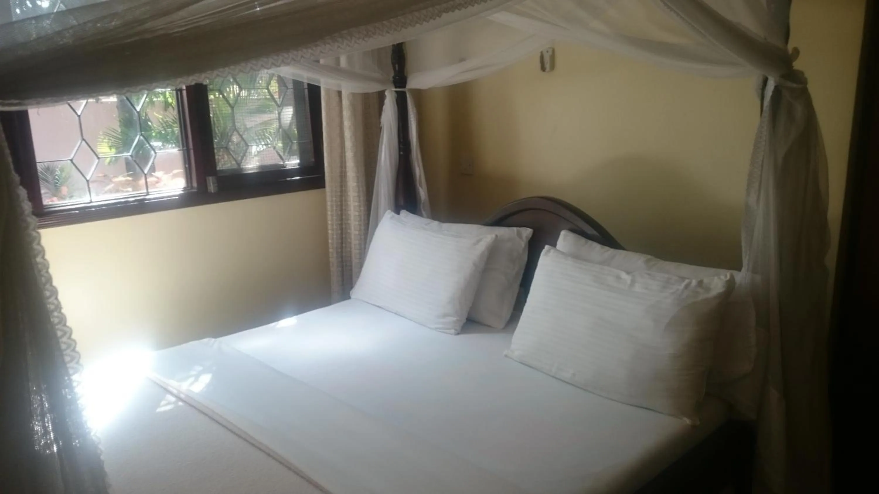Photo of the whole room, Bed in Transit Motel Ukonga
