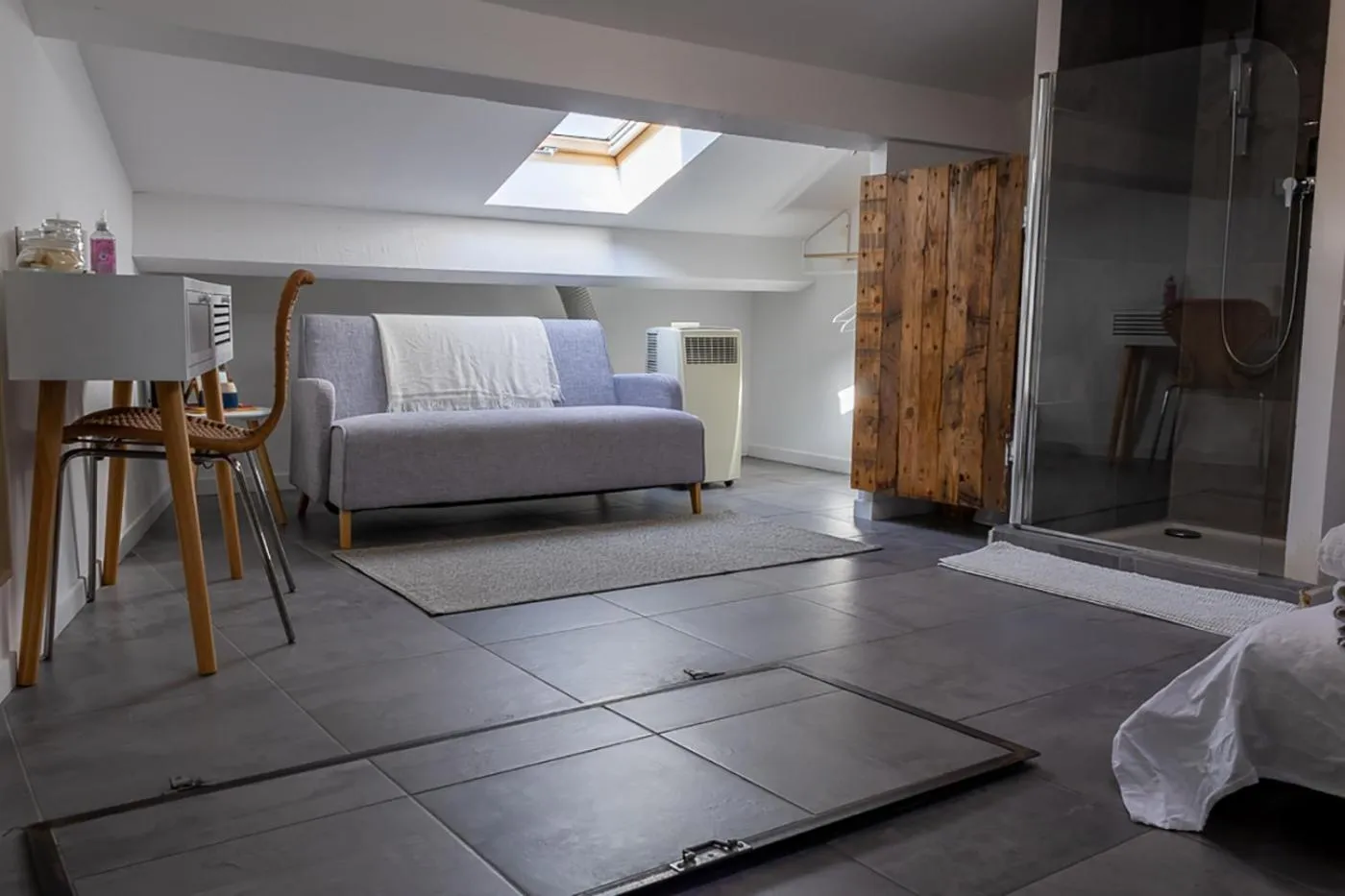 Shower, Bed in Mas Lafleur