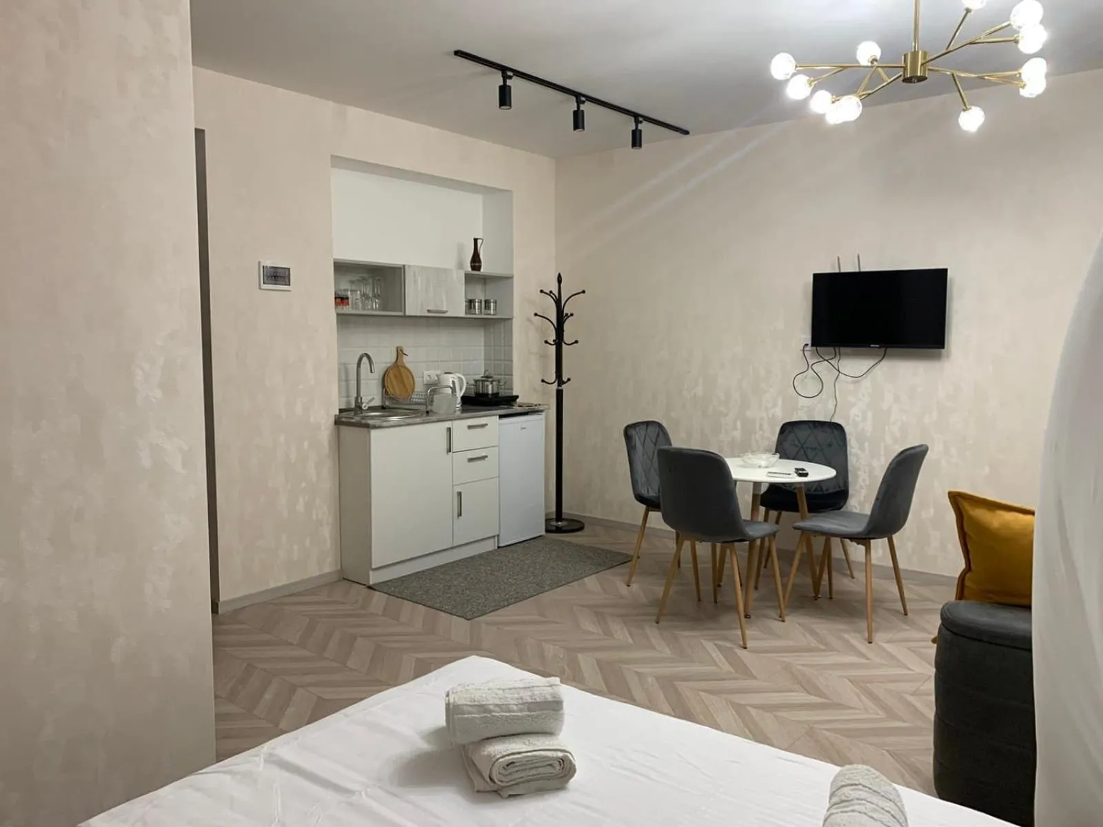 Home Plus Apartments