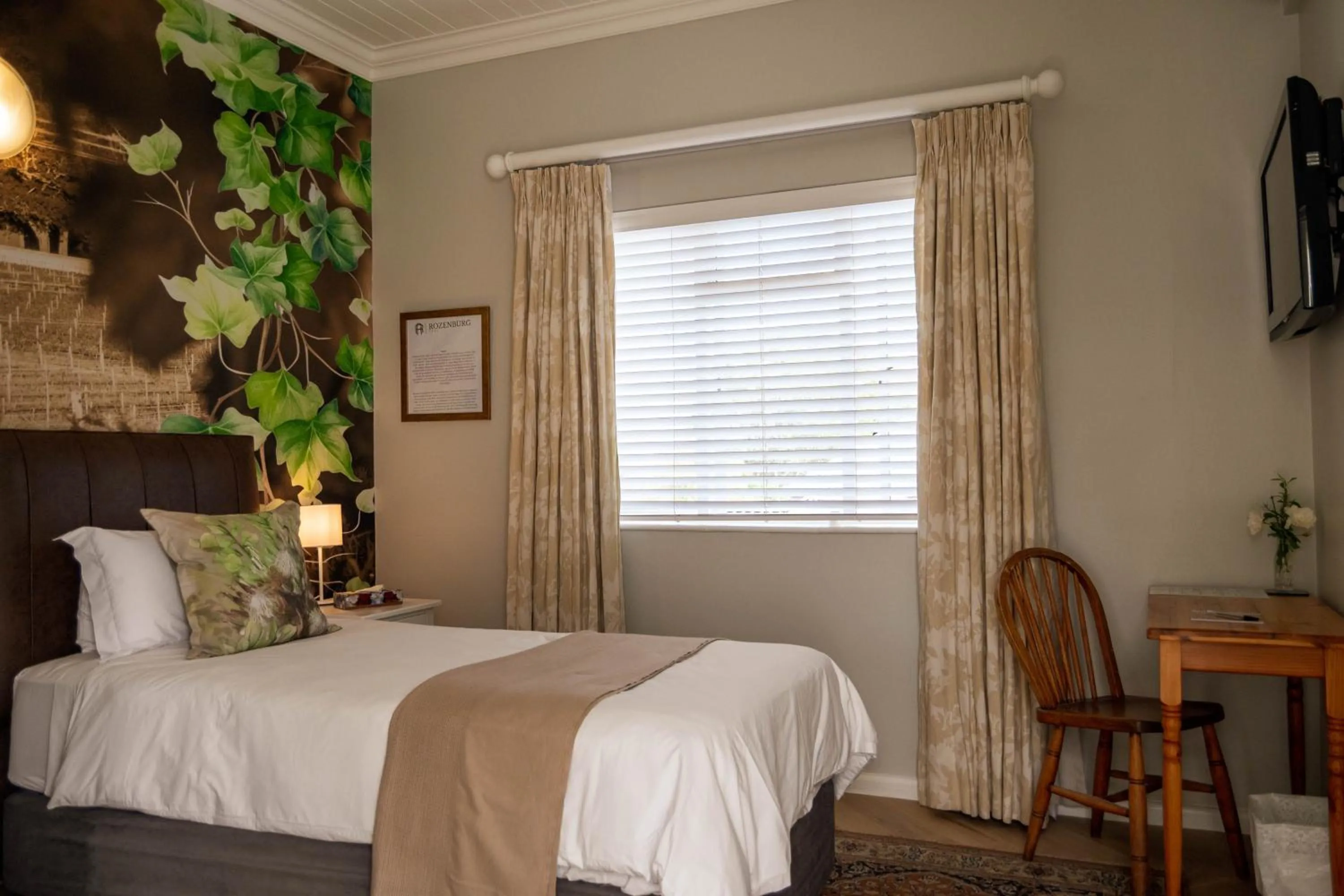 Bed in Rozenburg Guest House