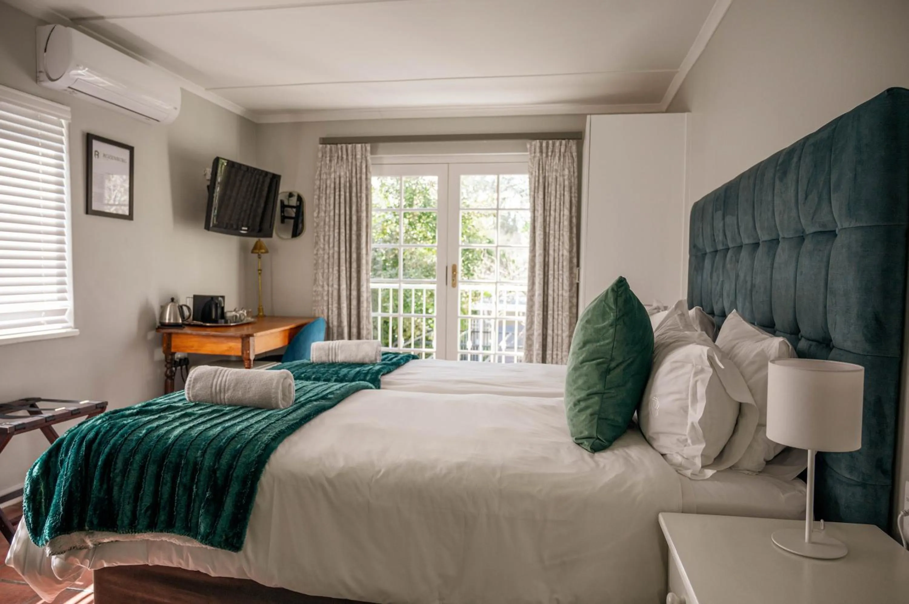 Bed in Rozenburg Guest House