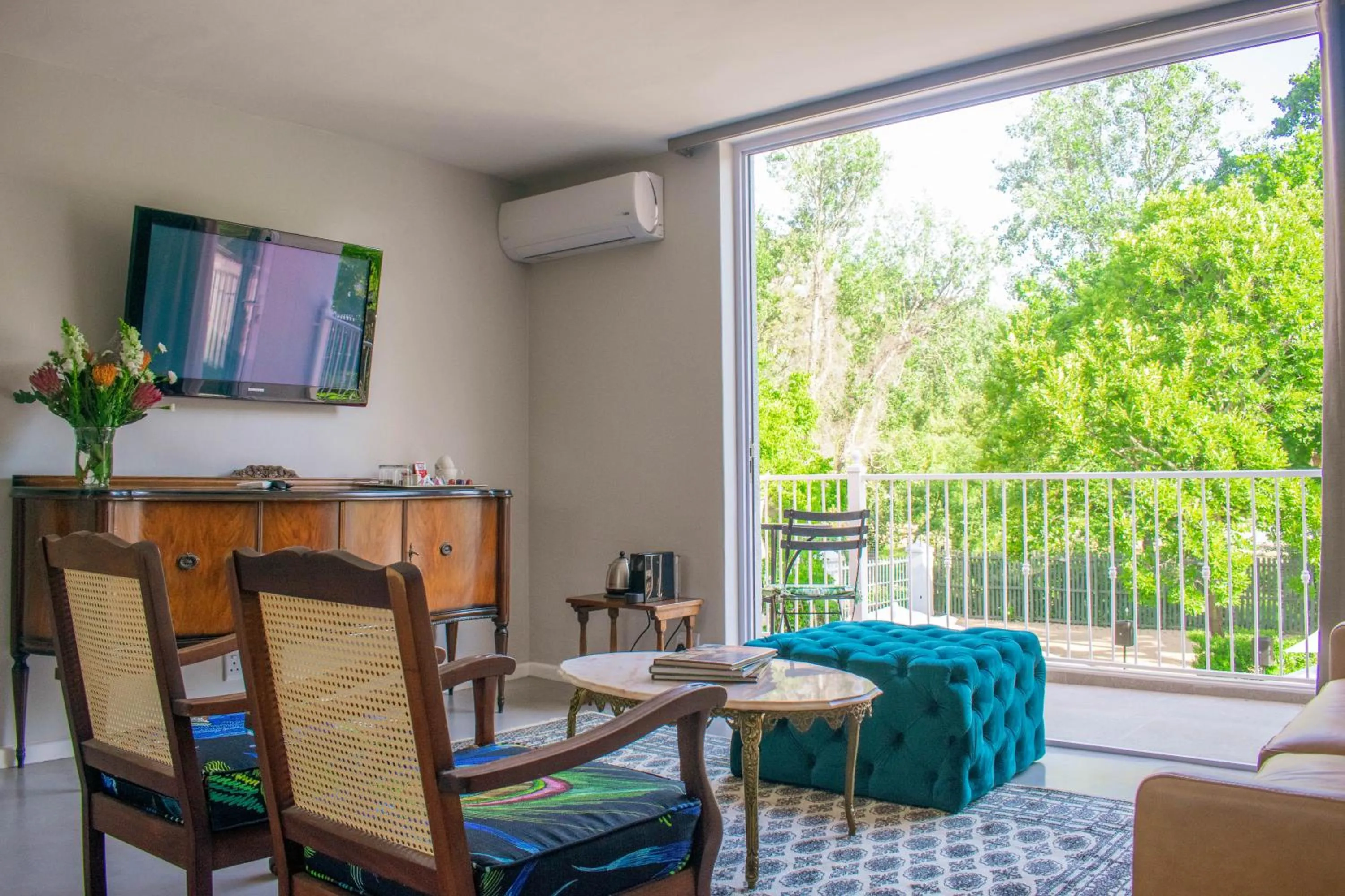 Patio in Rozenburg Guest House