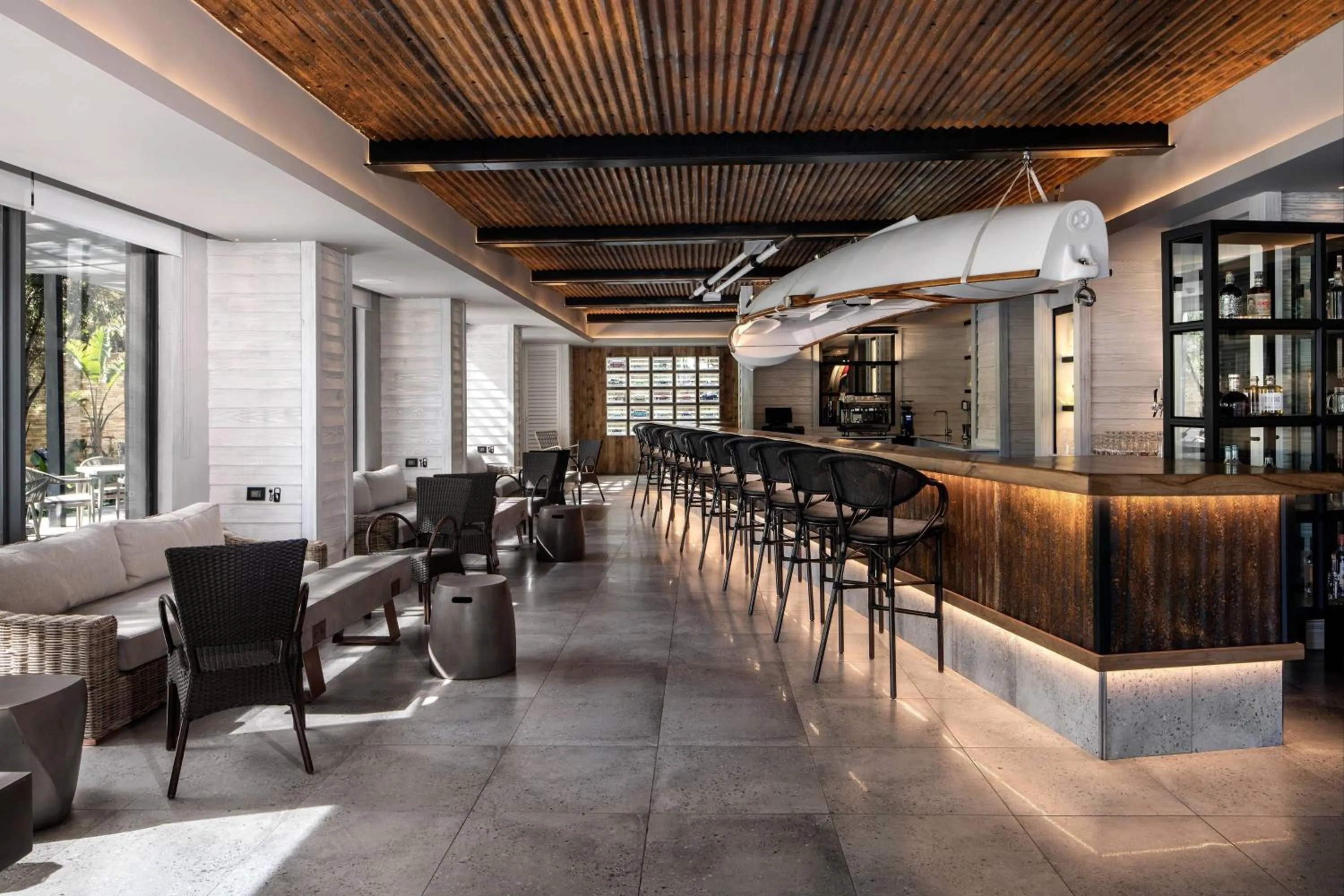 Lounge or bar in Protea Hotel Fire & Ice! by Marriott Durban Umhlanga Ridge