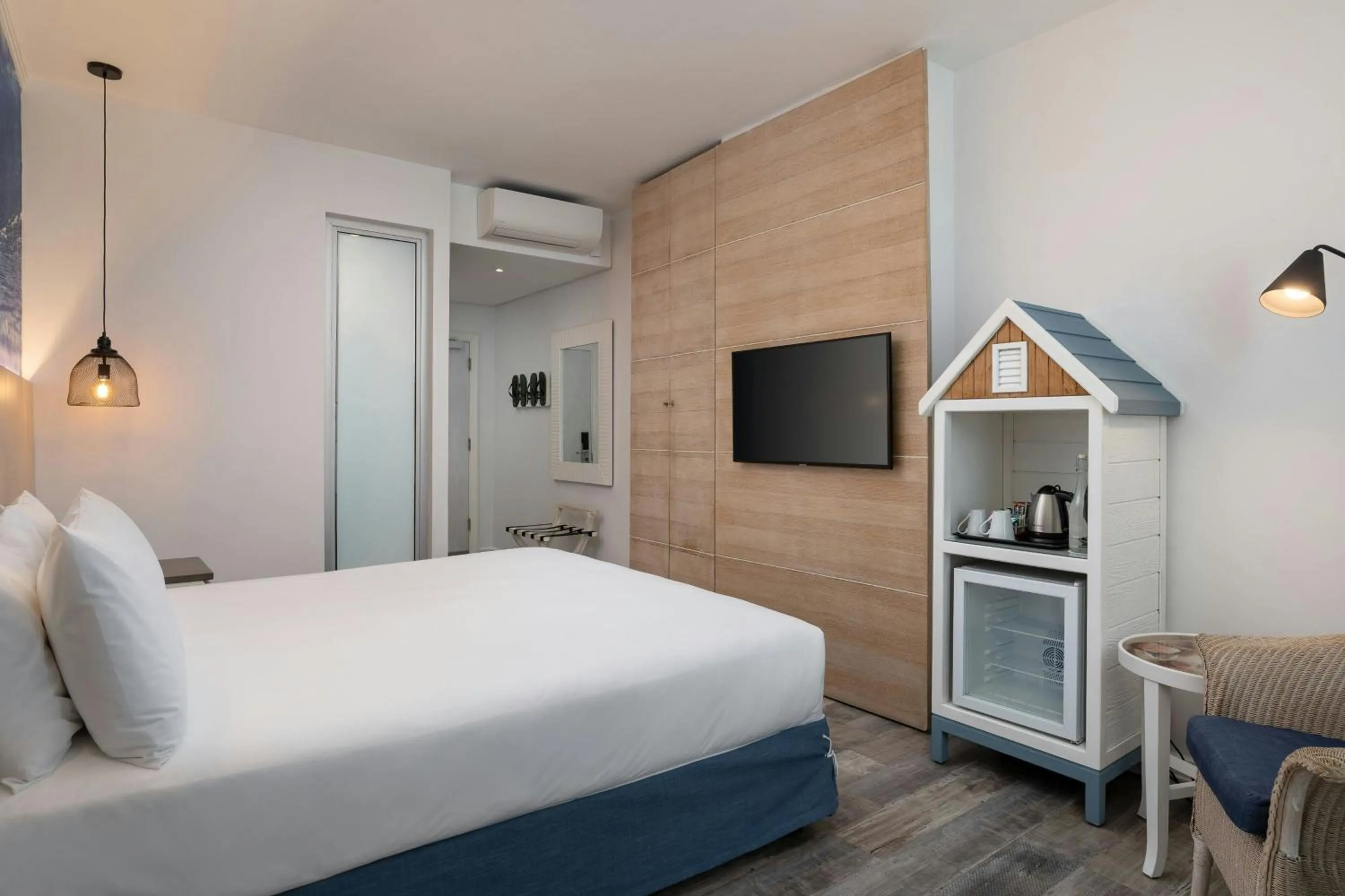 Photo of the whole room, Bed in Protea Hotel Fire & Ice! by Marriott Durban Umhlanga Ridge