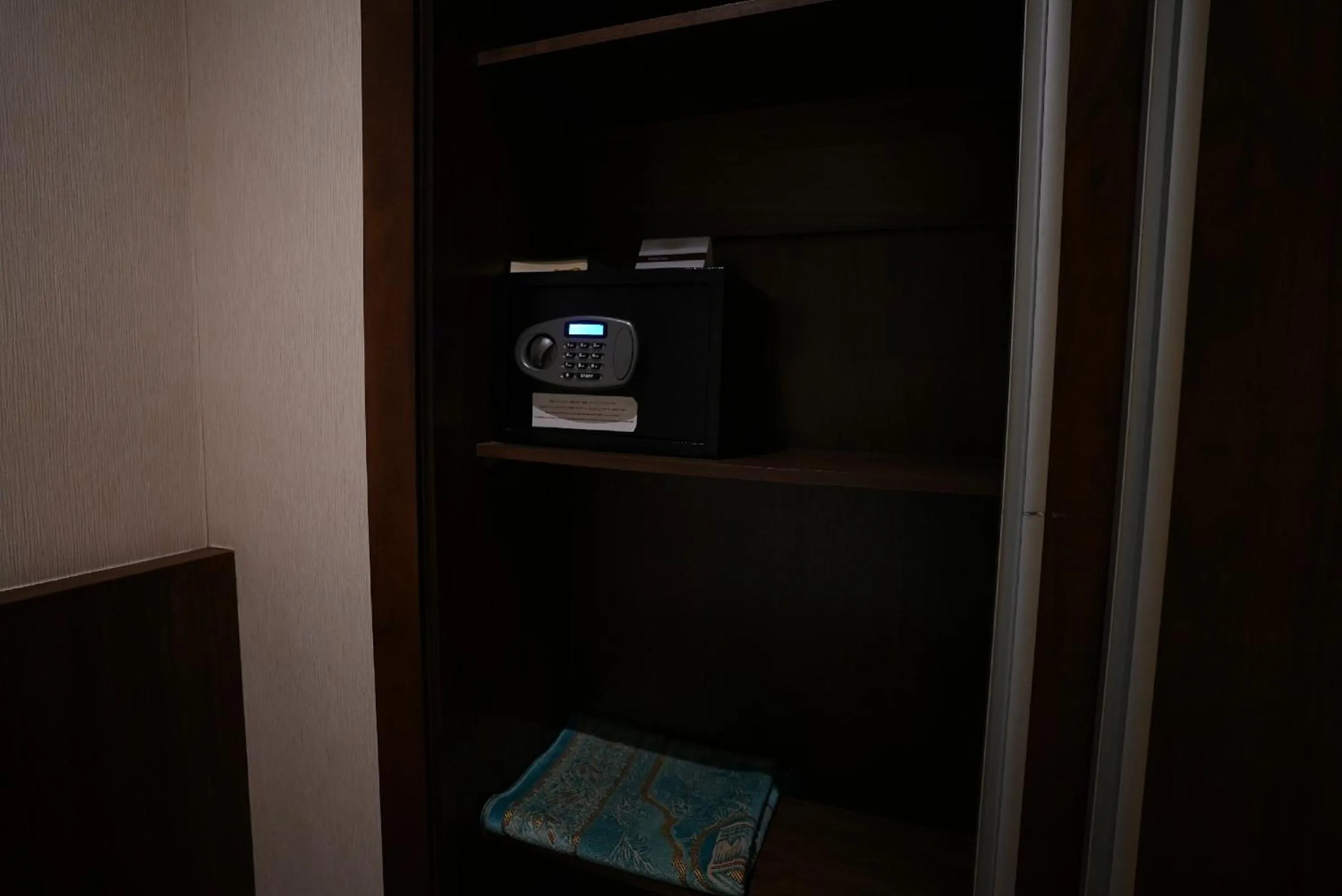 locker in Palm Boutique Hotel