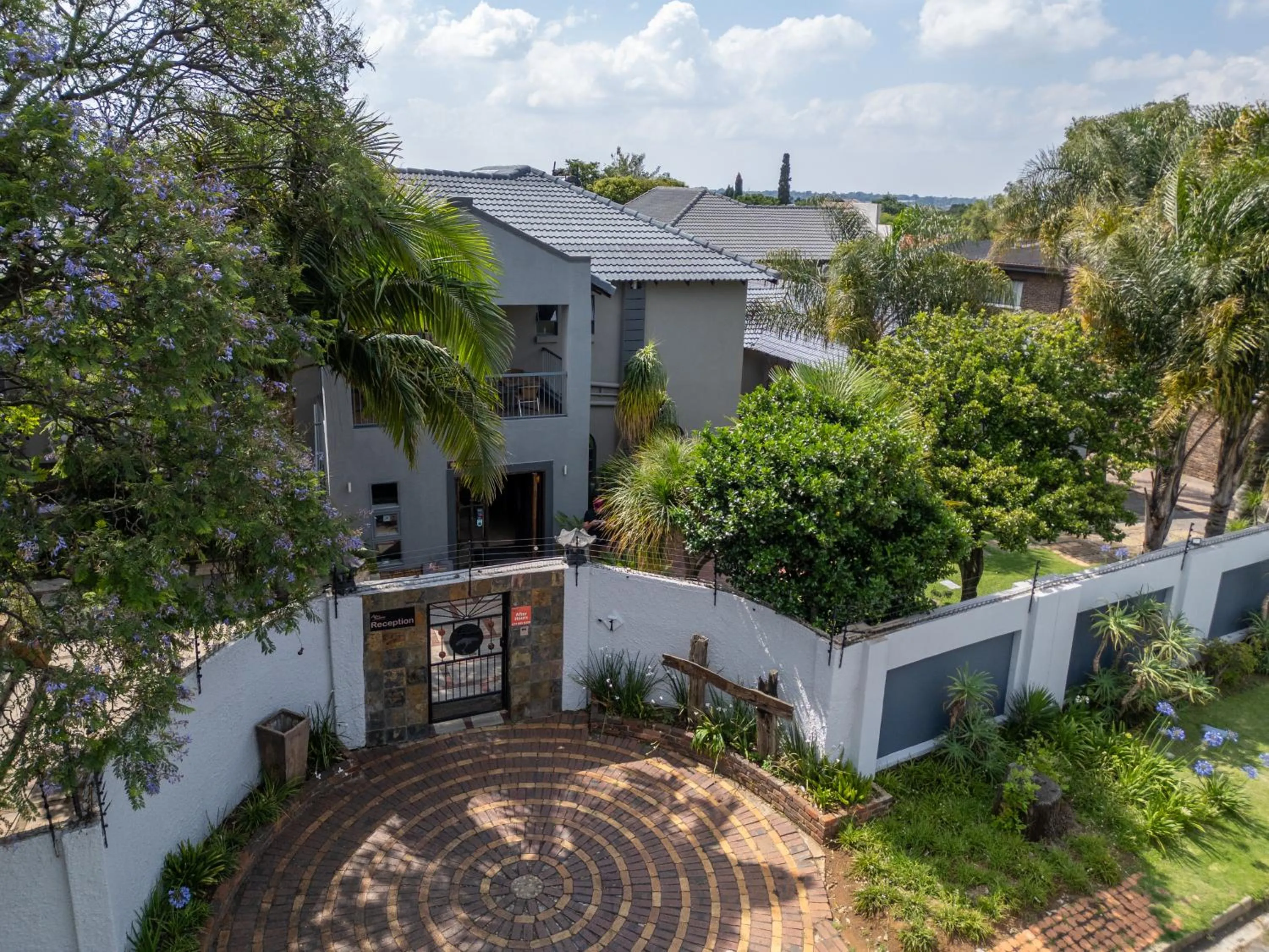 Property building in Africa Footprints Lodge Kempton Park