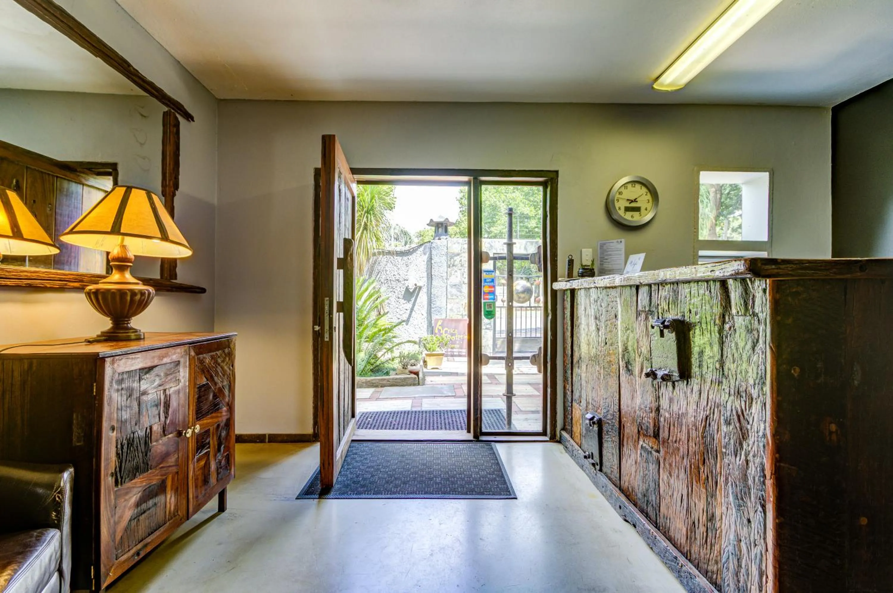 Lobby or reception in Africa Footprints Lodge Kempton Park