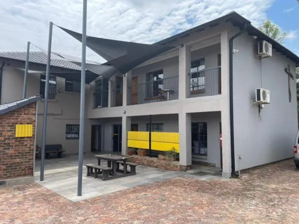 Facade/entrance in Africa Footprints Lodge Kempton Park