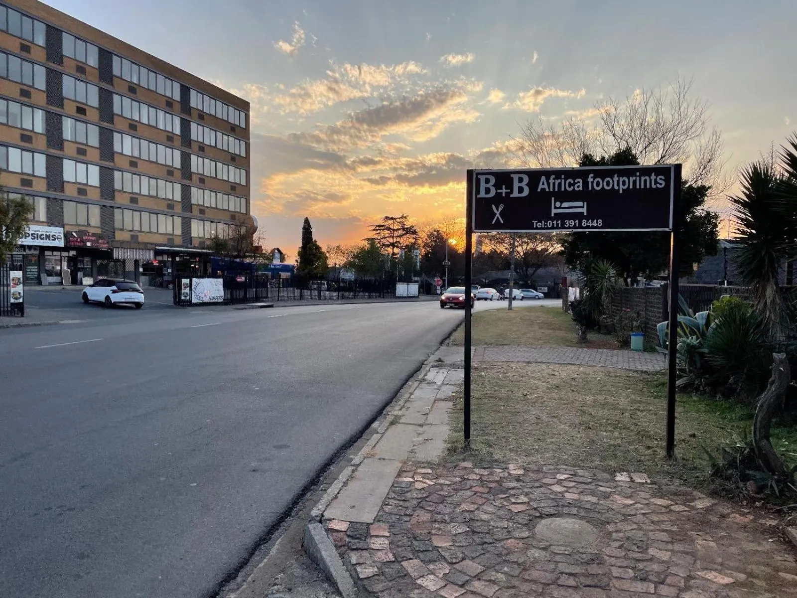 Street view in Africa Footprints Lodge Kempton Park