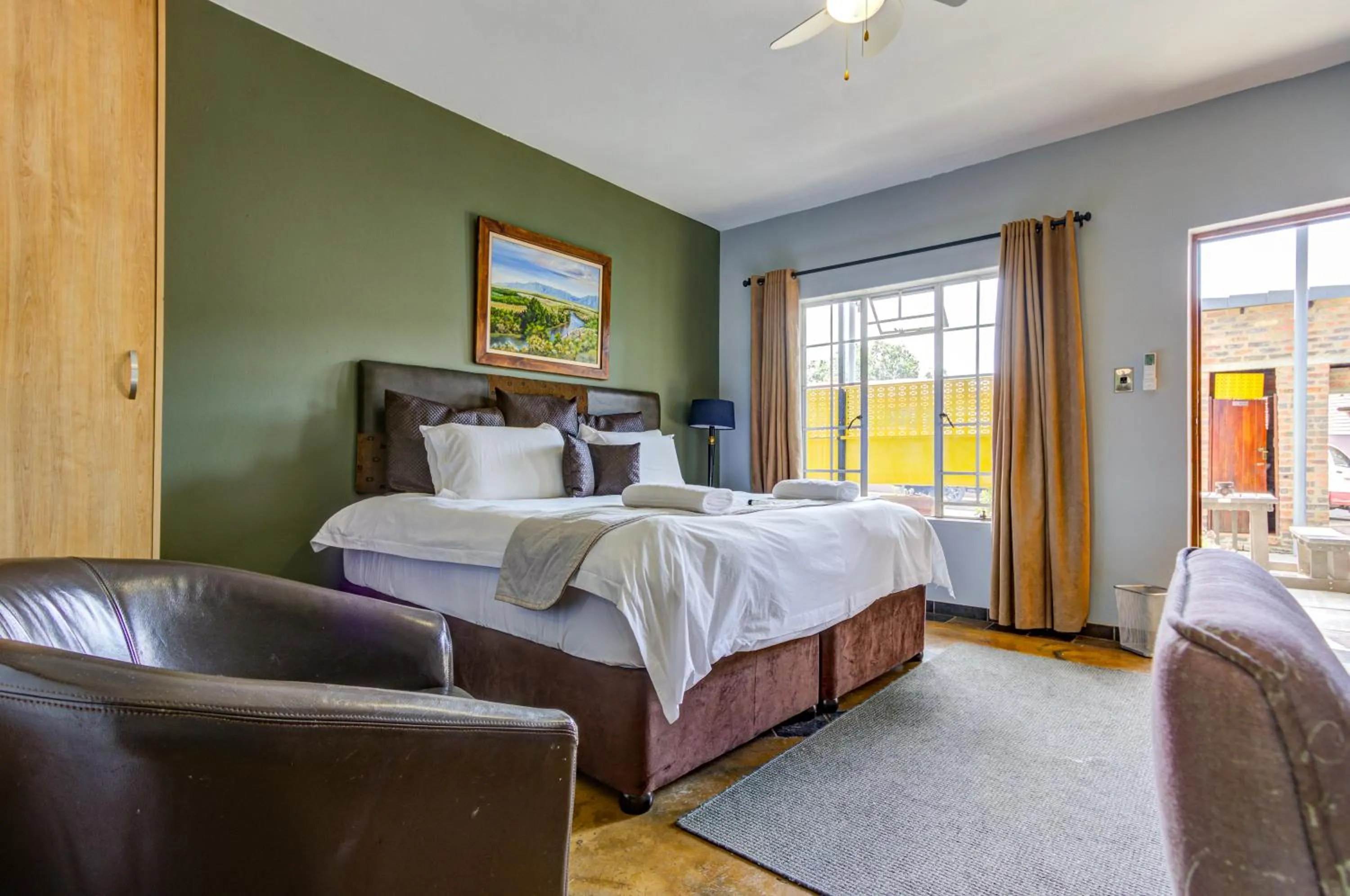Bed in Africa Footprints Lodge Kempton Park