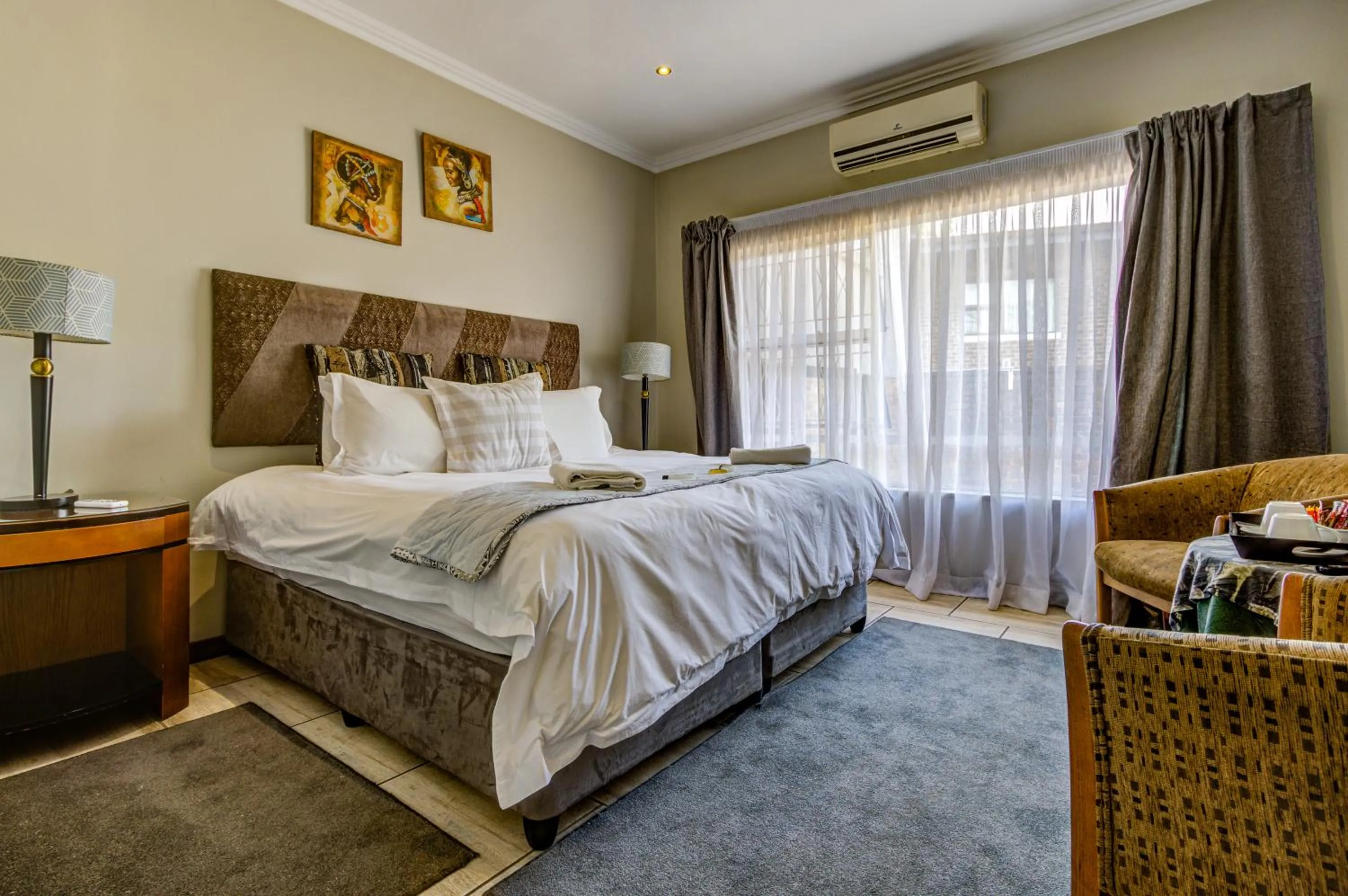 Bed in Africa Footprints Lodge Kempton Park