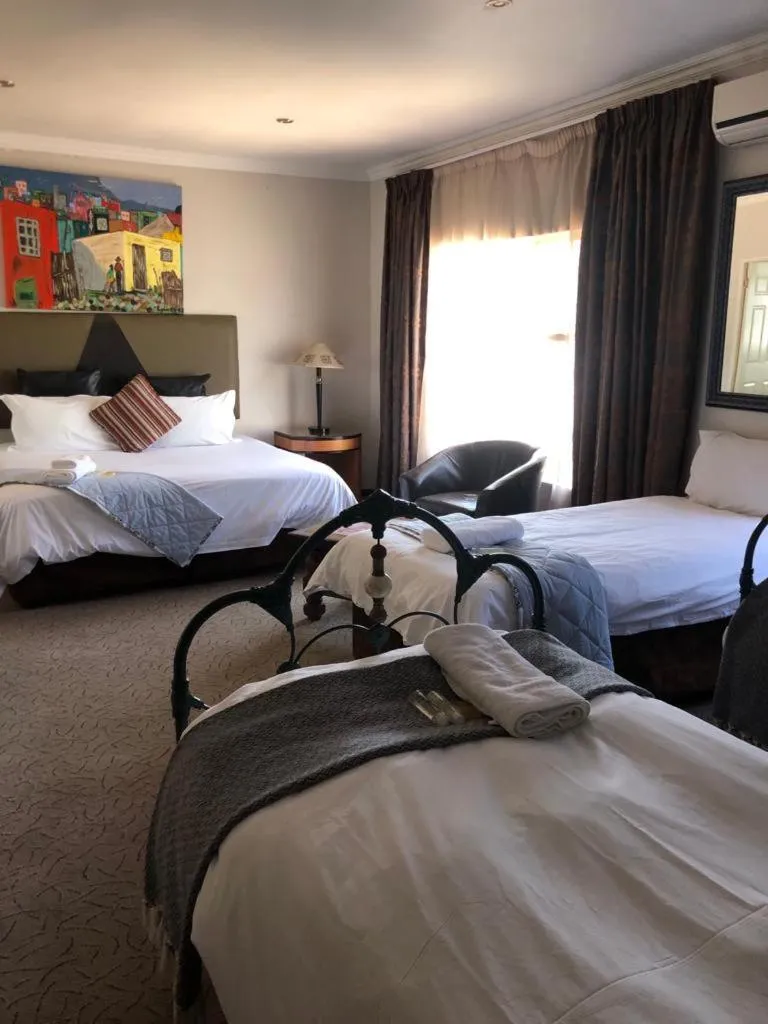 Bed in Africa Footprints Lodge Kempton Park