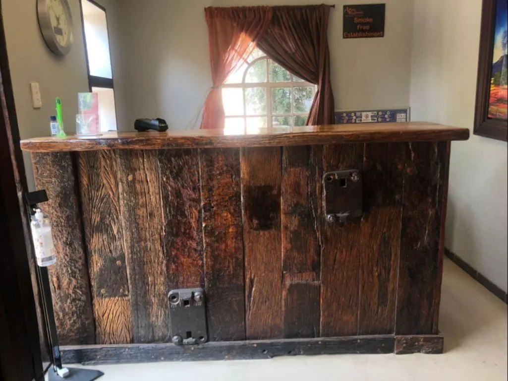 Facade/entrance in Africa Footprints Lodge Kempton Park