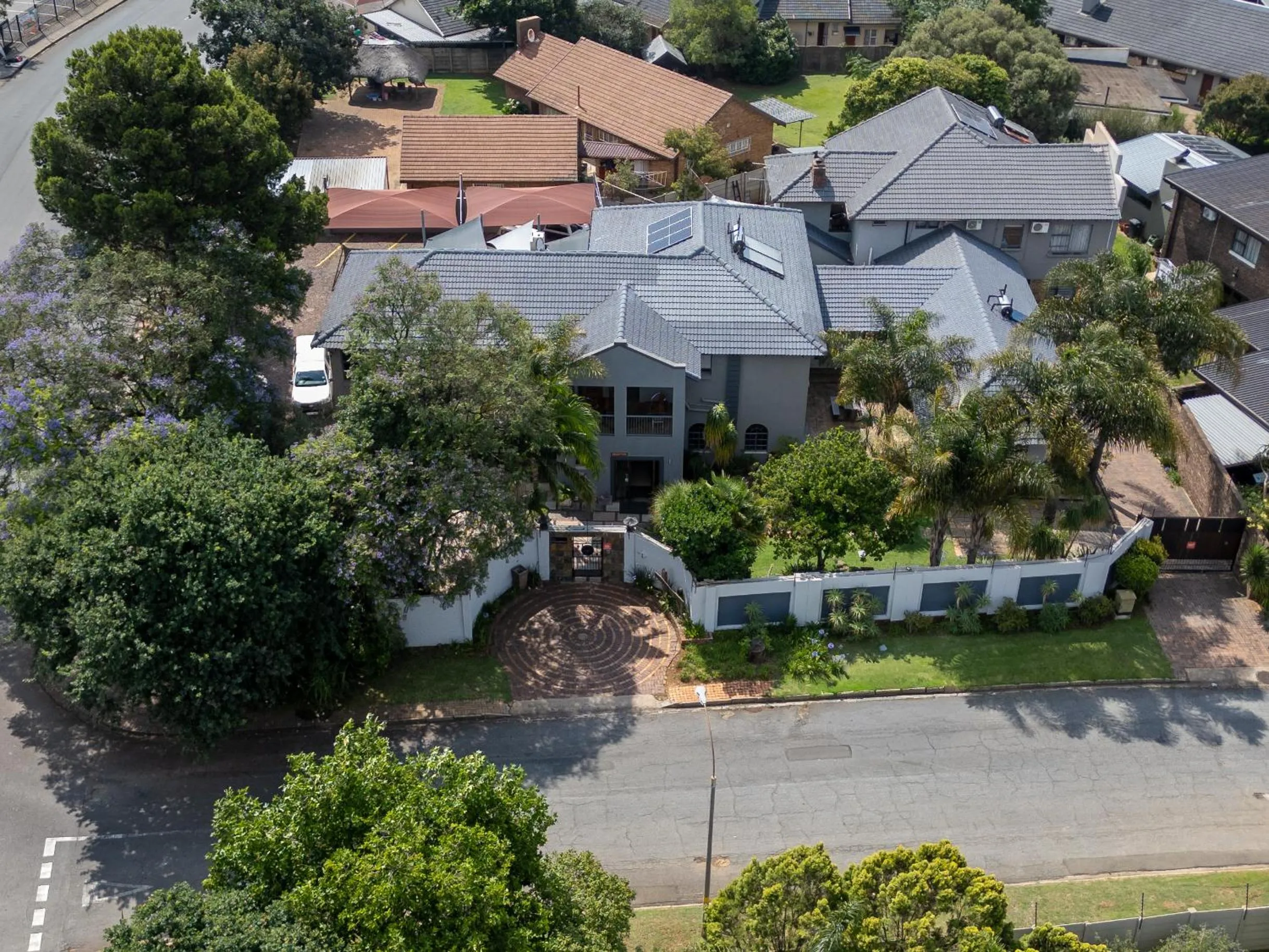 Property building in Africa Footprints Lodge Kempton Park