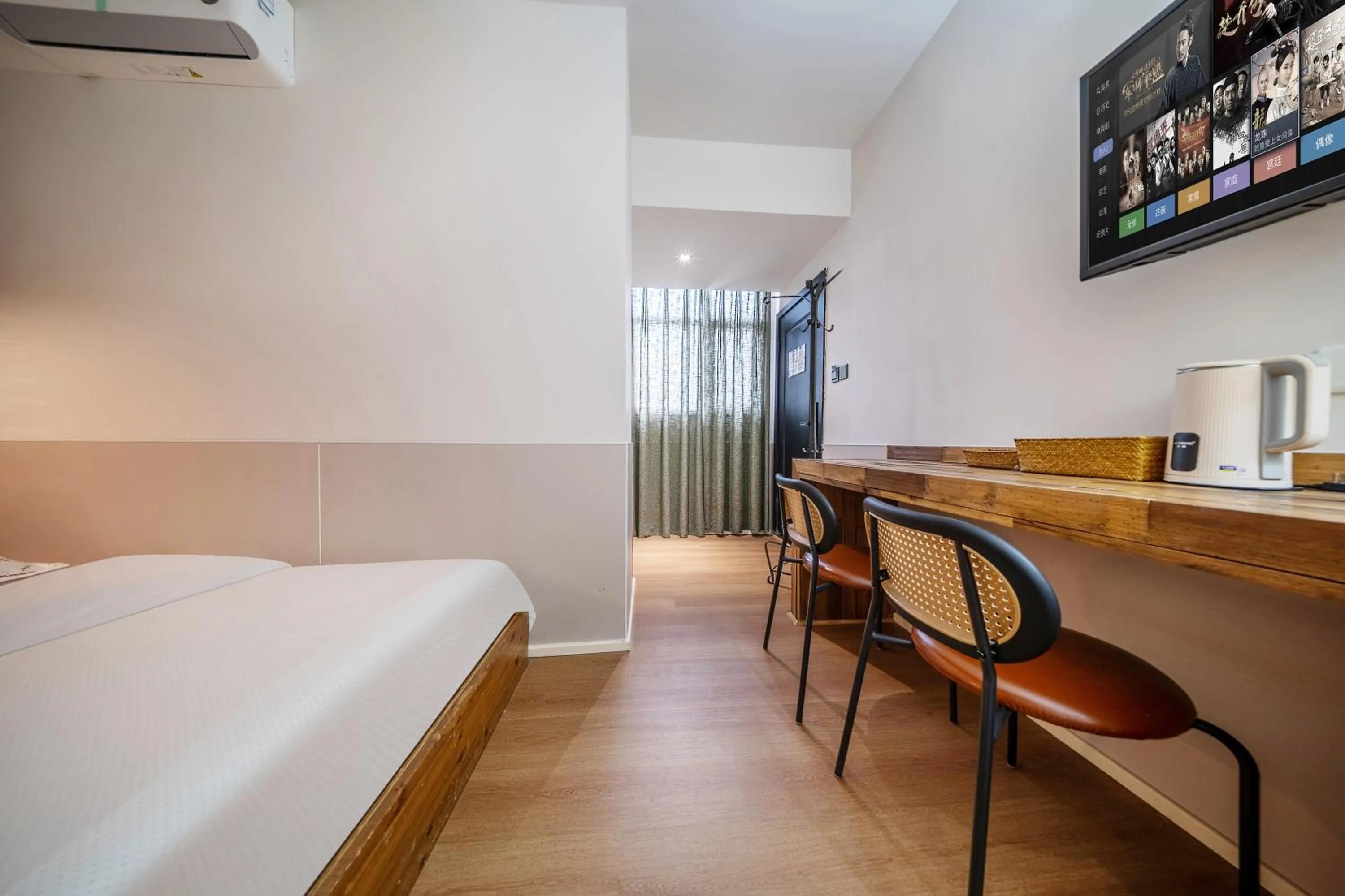 Photo of the whole room, Bed in SONDERIA Lazybones Hostel- Wenshu Temple Side, Chill Hostel with All-Day Brunch, Travel Agency in English & Local Bar Vibes
