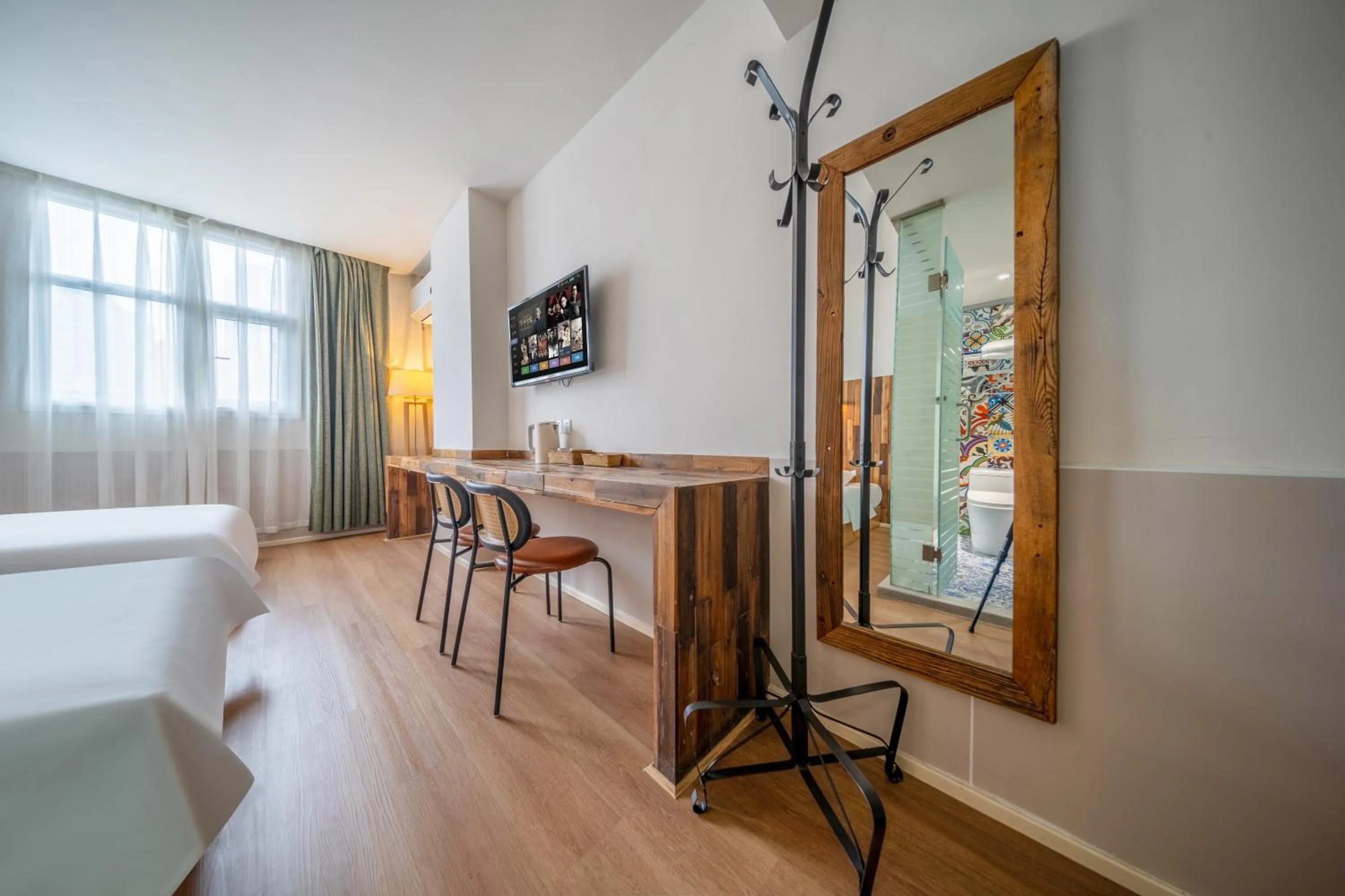 Bed in SONDERIA Lazybones Hostel- Wenshu Temple Side, Chill Hostel with All-Day Brunch, Travel Agency in English & Local Bar Vibes