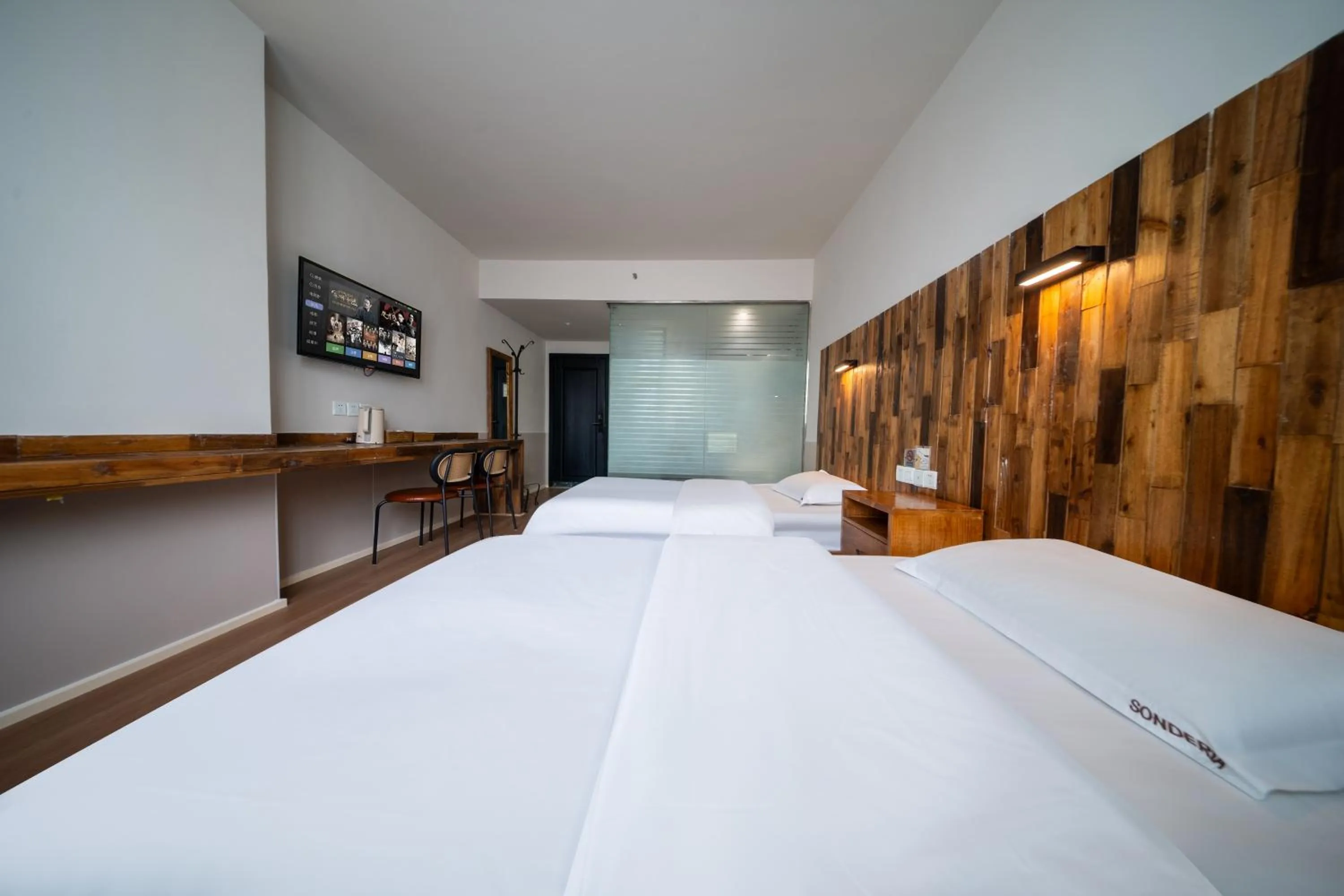 Bed in SONDERIA Lazybones Hostel- Wenshu Temple Side, Chill Hostel with All-Day Brunch, Travel Agency in English & Local Bar Vibes