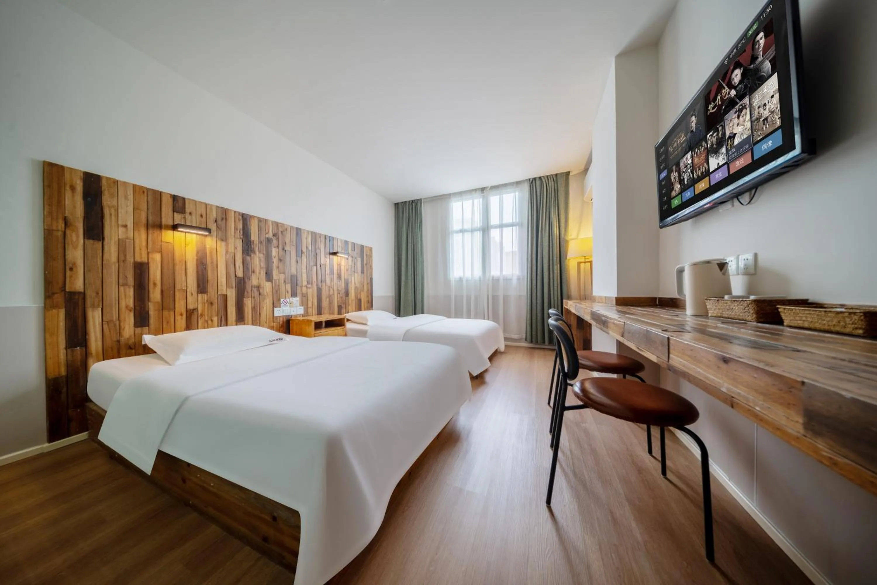 Photo of the whole room, Bed in SONDERIA Lazybones Hostel- Wenshu Temple Side, Chill Hostel with All-Day Brunch, Travel Agency in English & Local Bar Vibes