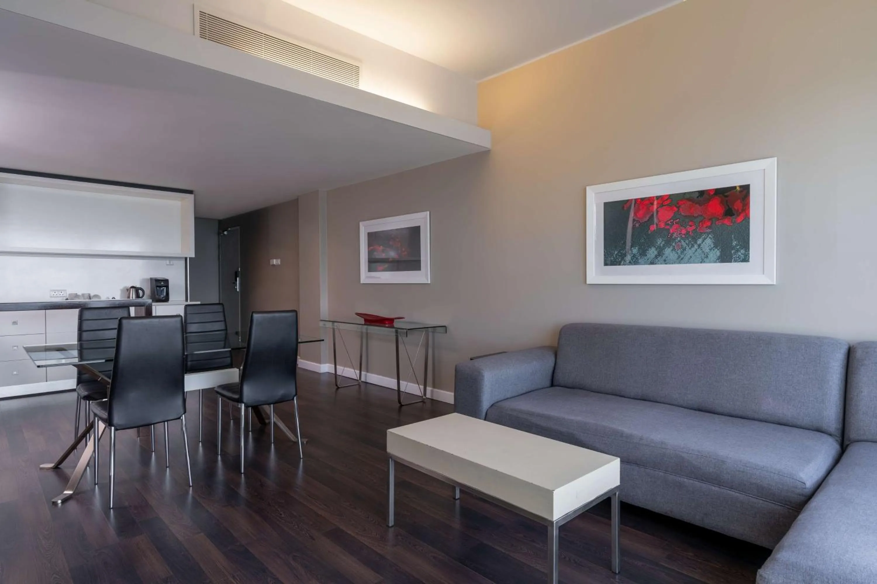 Photo of the whole room in Radisson Blu Hotel, Port Elizabeth