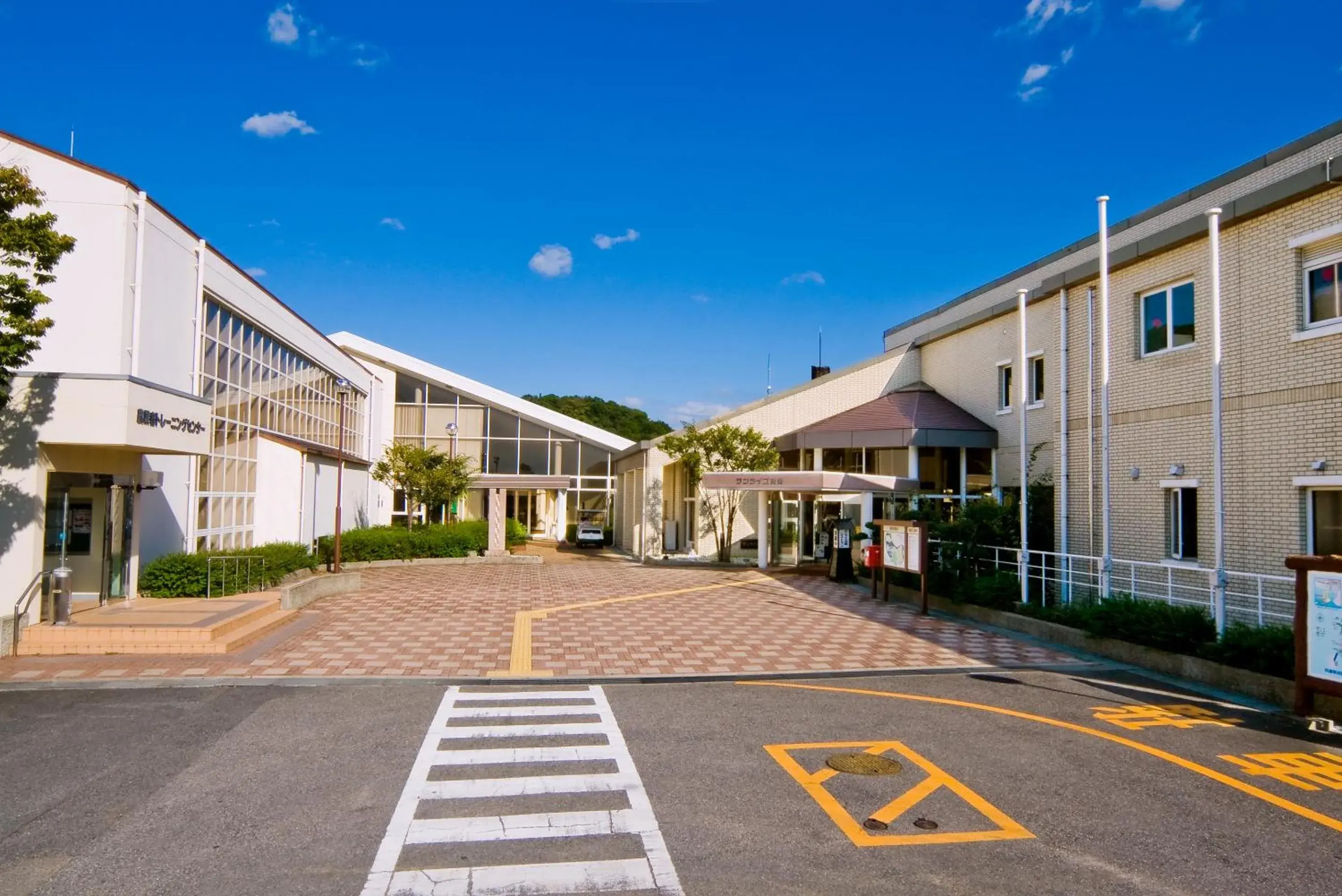 Facade/entrance in Sunrise Awaji Facade/entrance in Sunrise Awaji