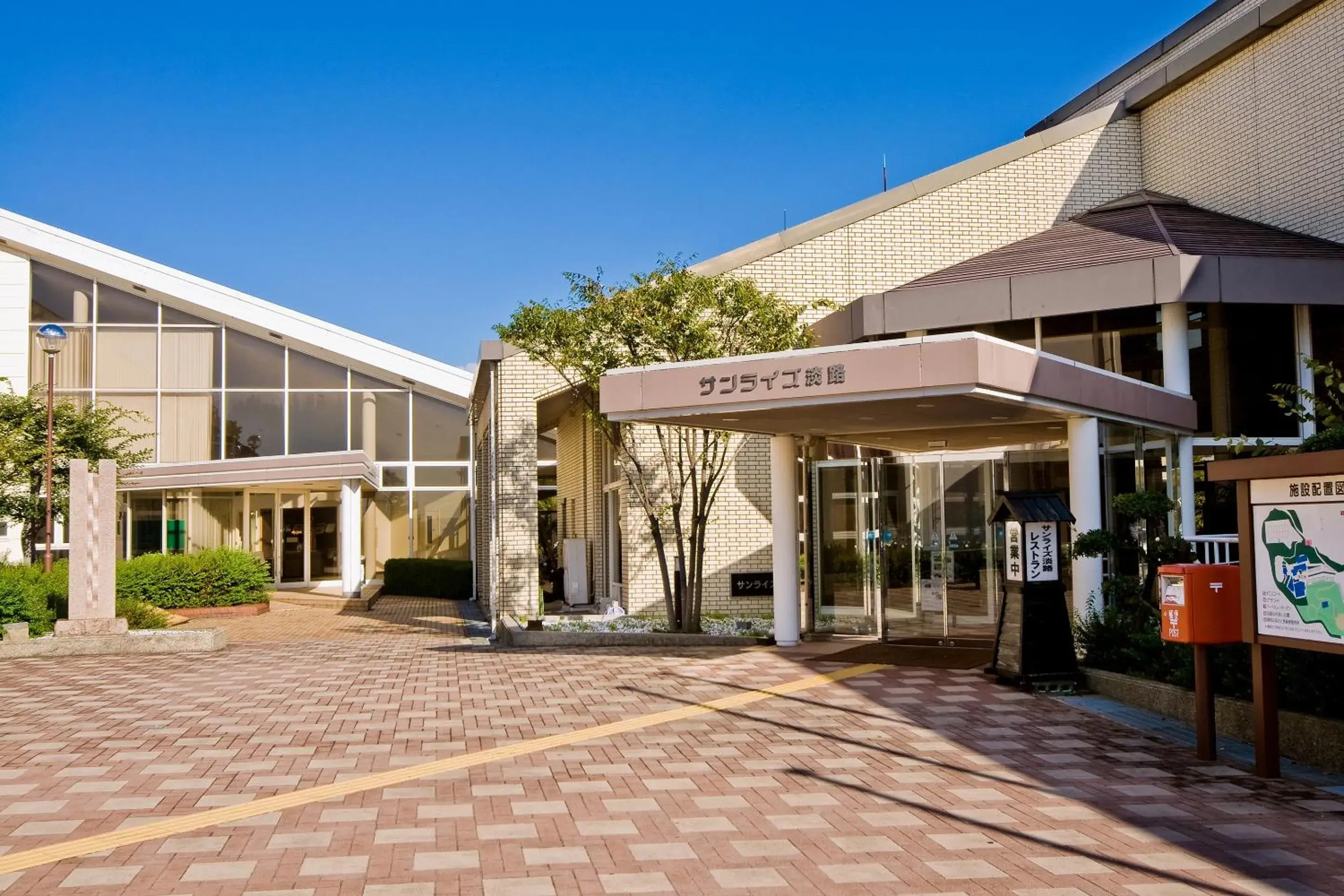 Facade/entrance in Sunrise Awaji Facade/entrance in Sunrise Awaji