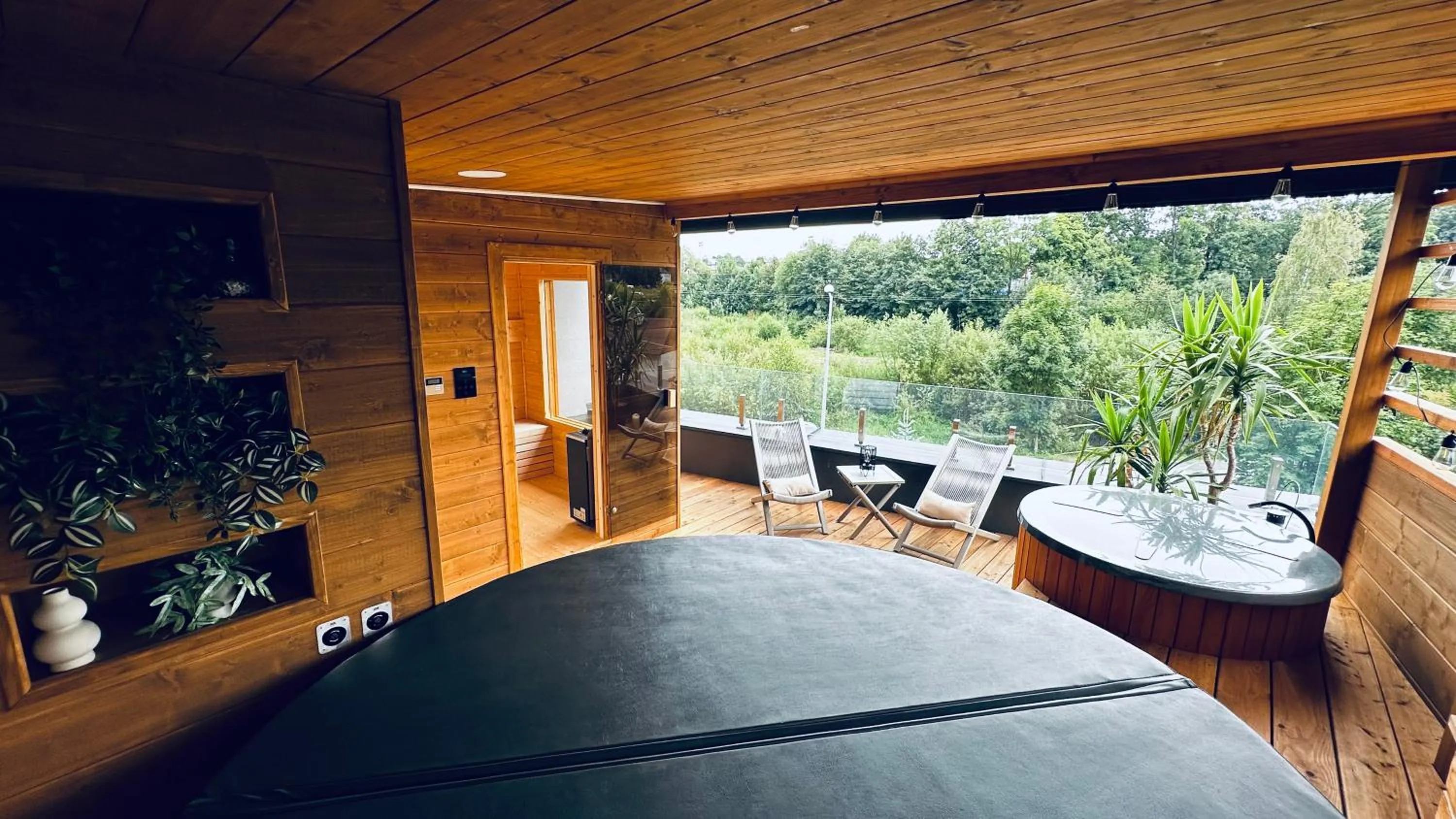 Hot Tub in Hotel Limanova