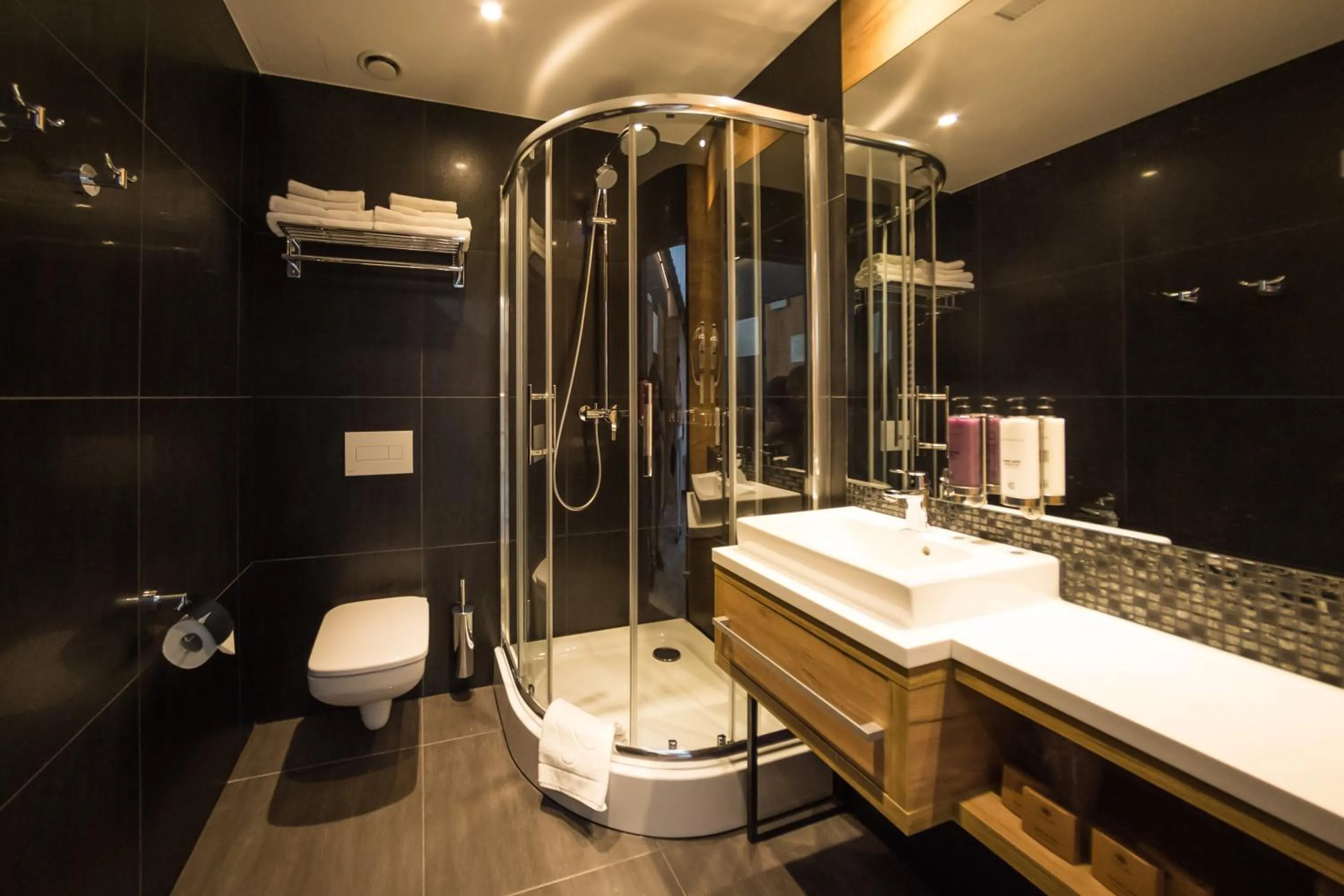 Shower in Hotel Limanova