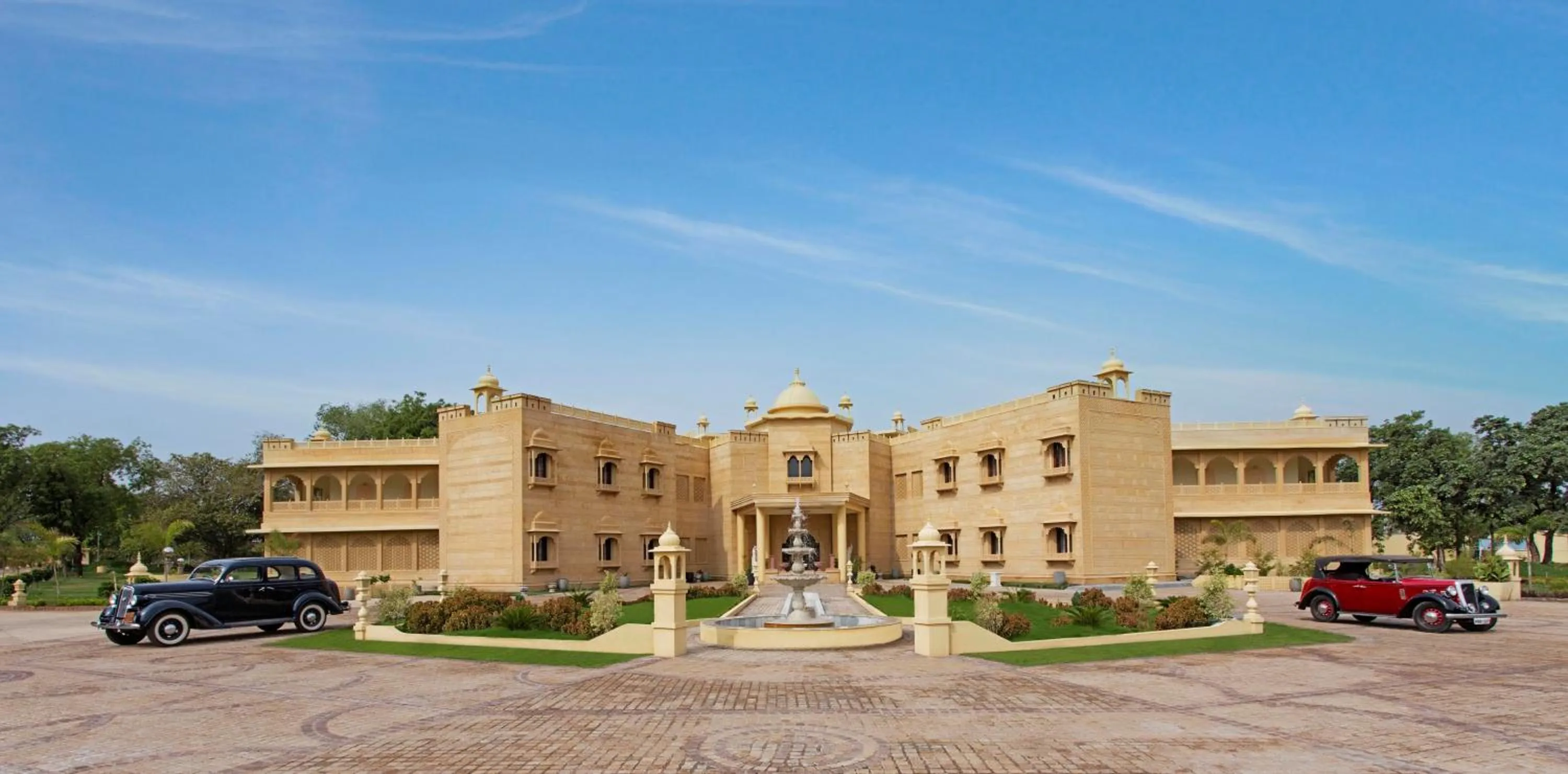 Facade/entrance in Syna Heritage Hotel