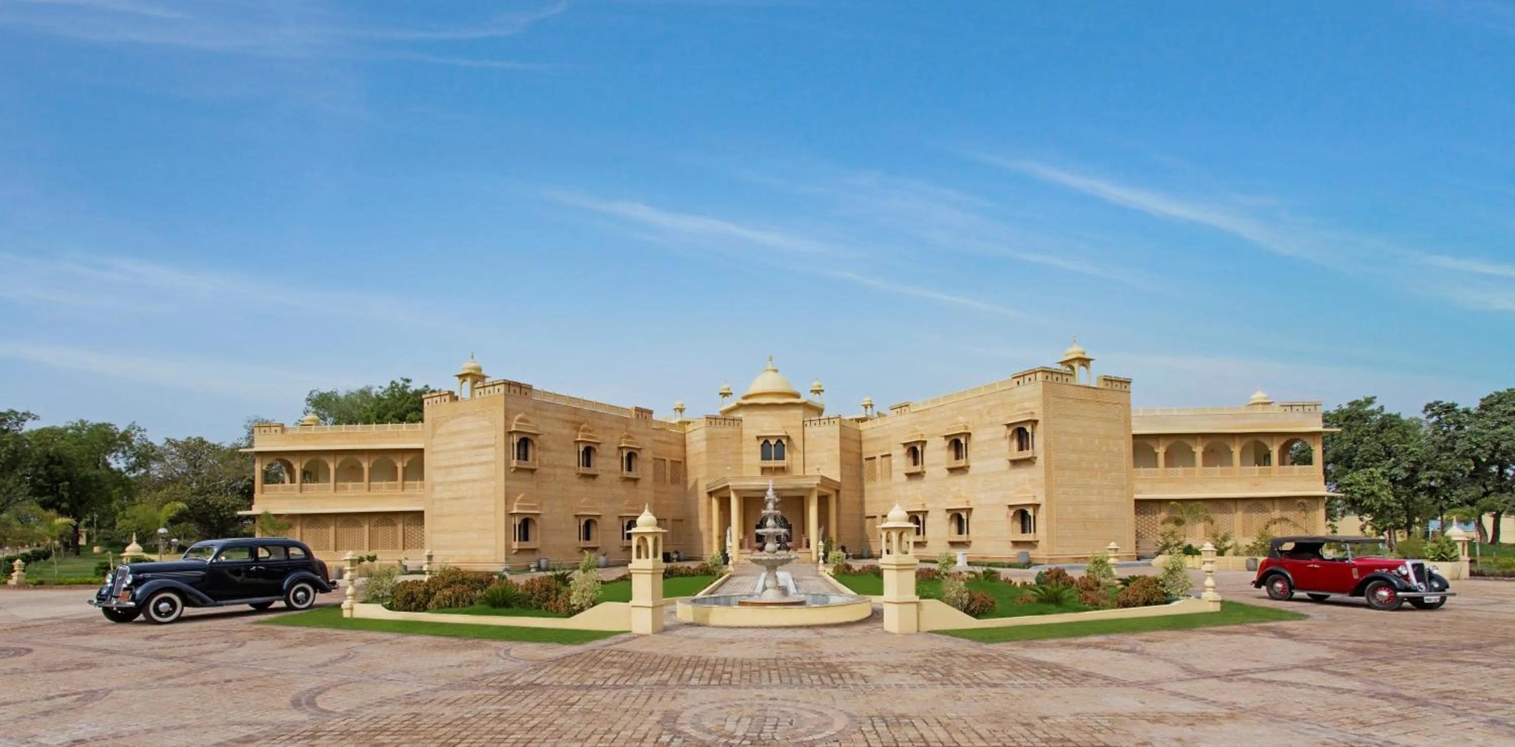 Facade/entrance in Syna Heritage Hotel