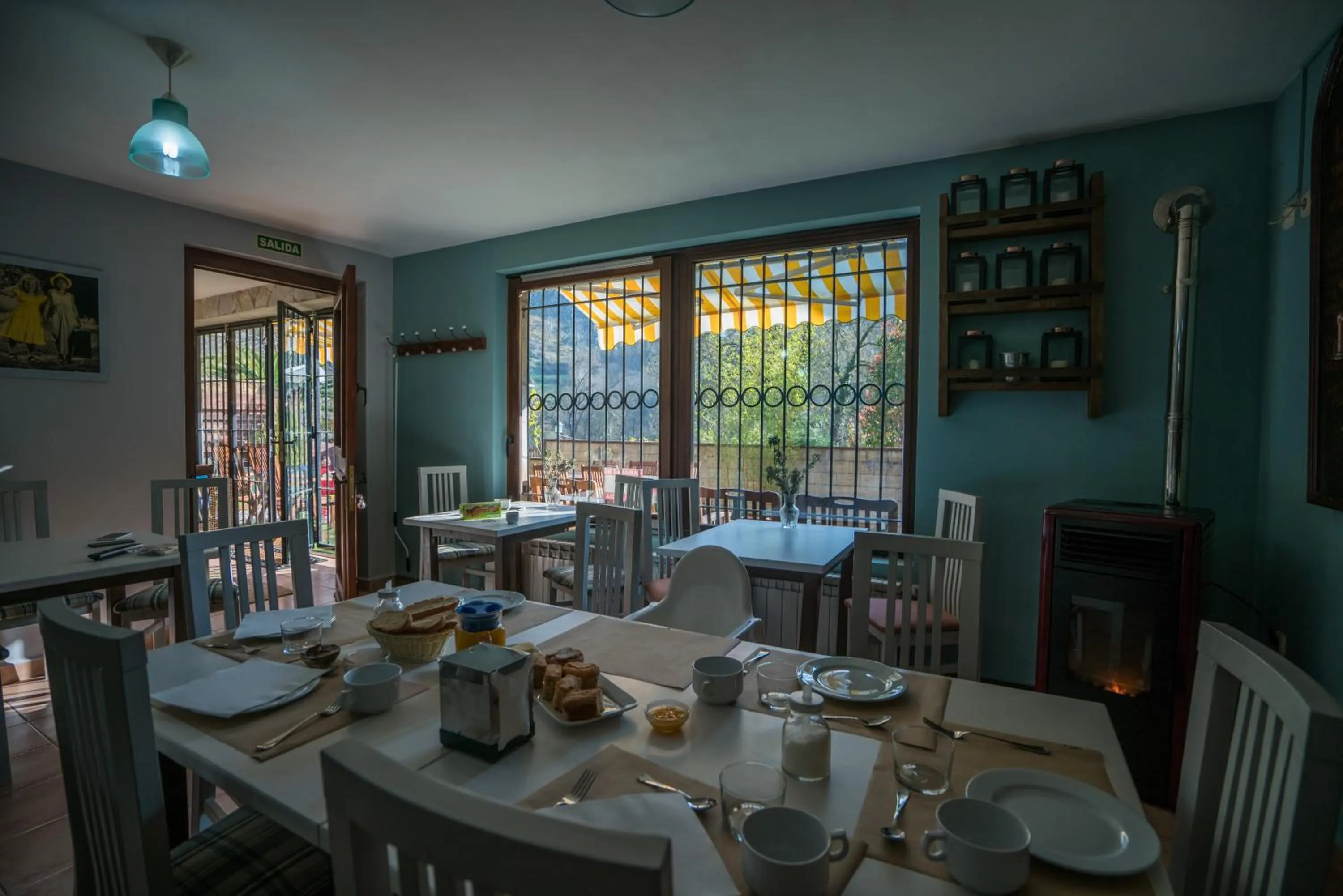 Restaurant/places to eat in Posada 3 Valles