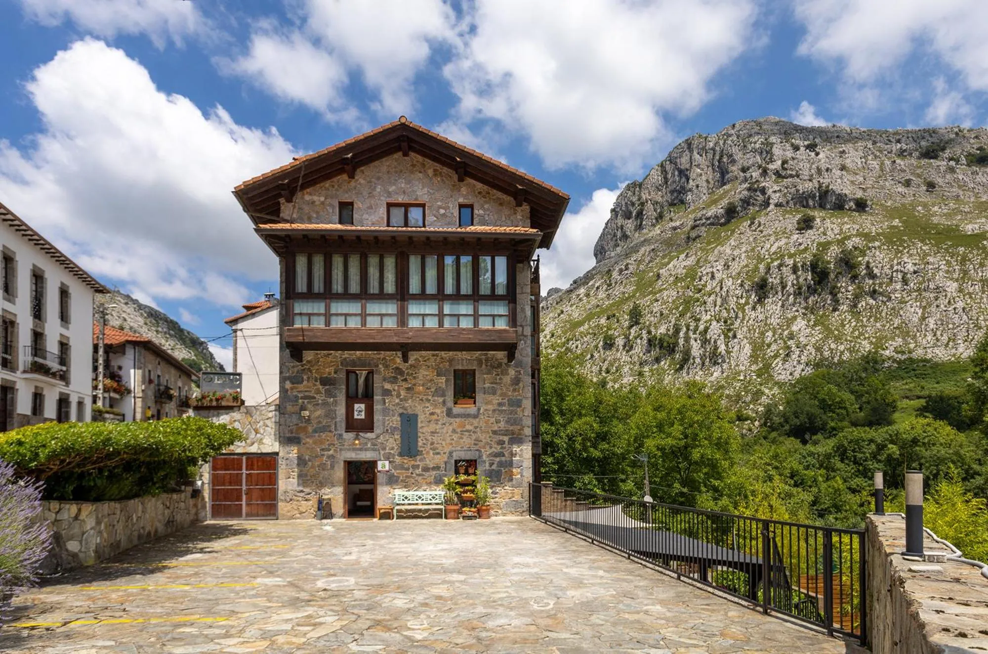 Property building in Posada 3 Valles