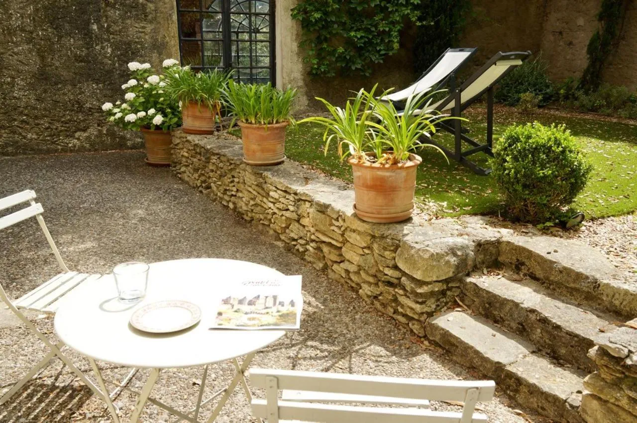 Patio in La Rougeanne
