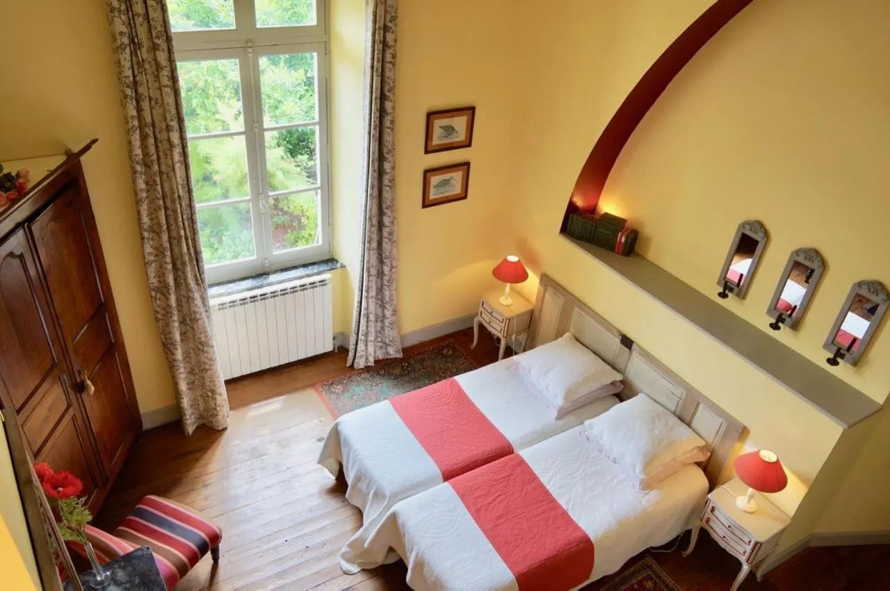 Bedroom in La Rougeanne