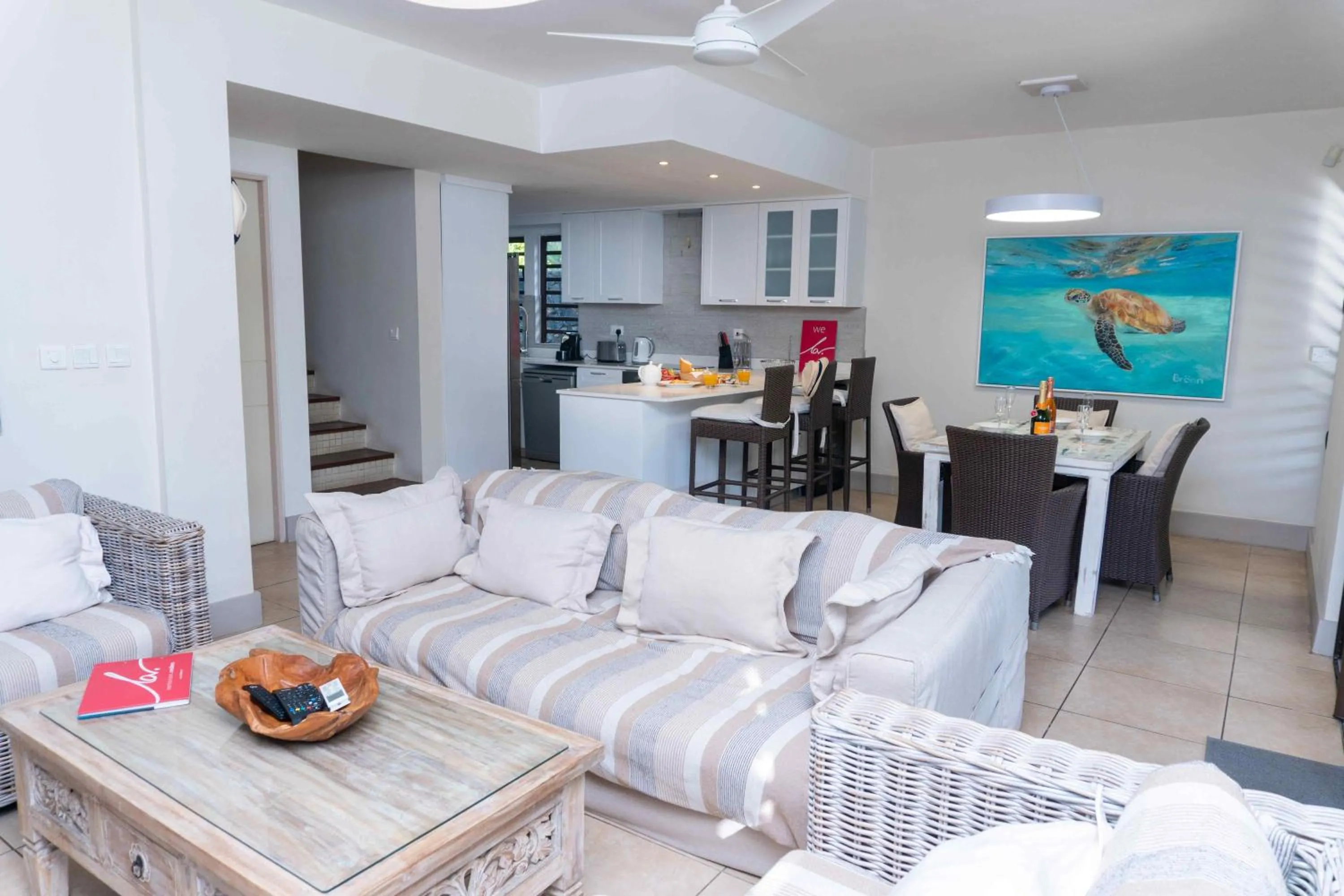 Living room in Bel Azur Beach Residence by LOV Mauritius