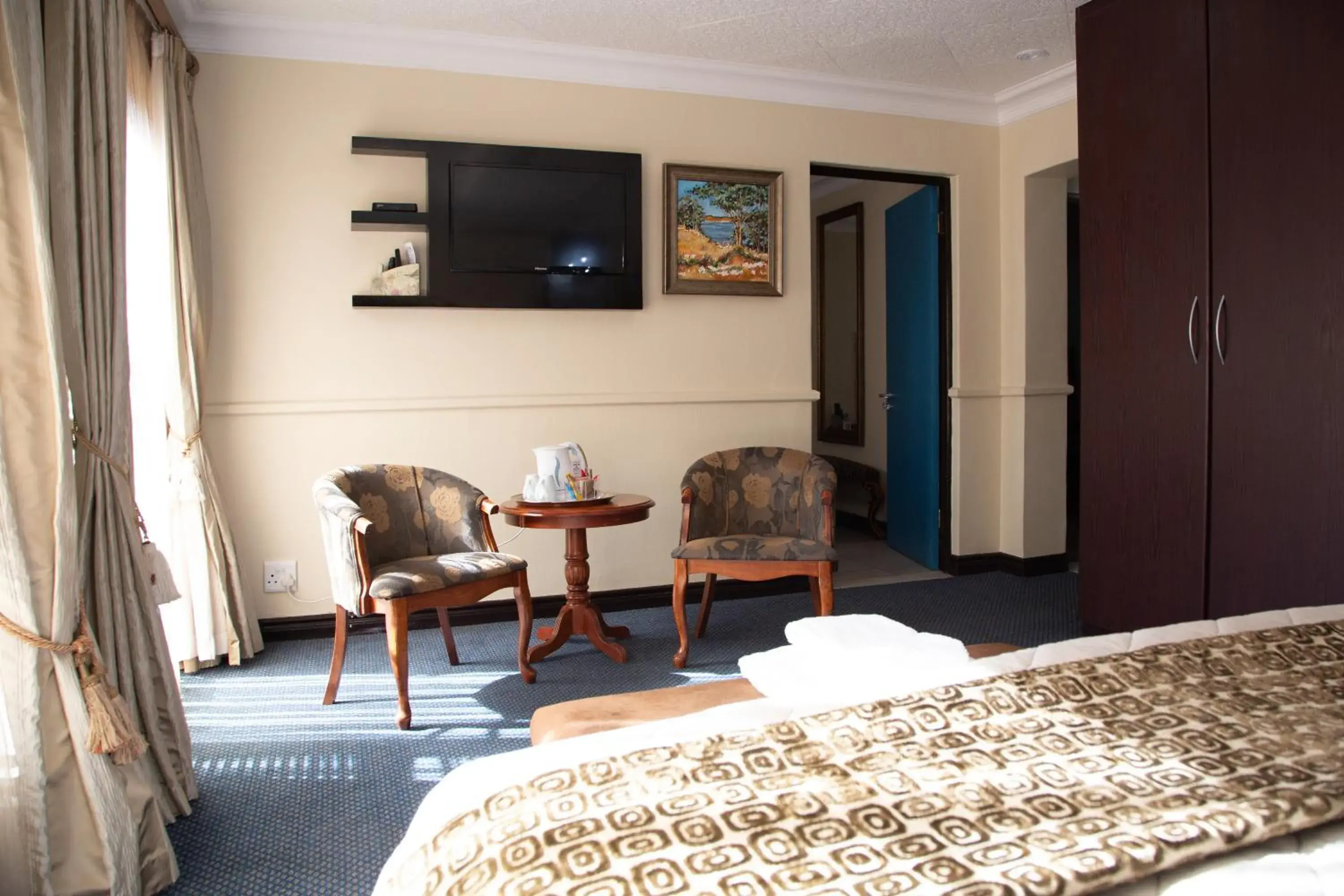 TV and multimedia, Bed in Constantia Manor Guest House TV and multimedia, Bed in Constantia Manor Guest House