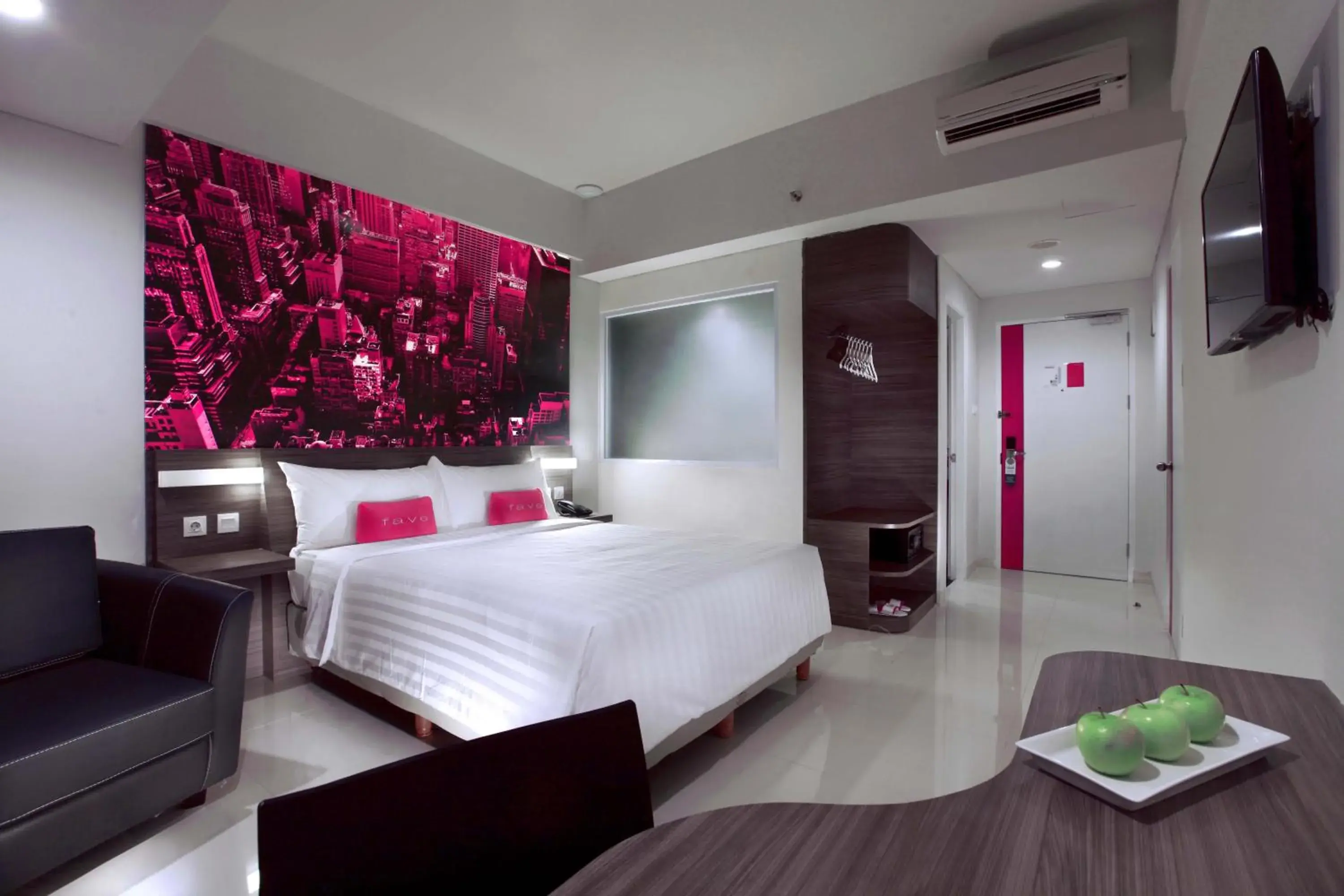 Photo of the whole room, Bed in favehotel Pekanbaru Photo of the whole room, Bed in favehotel Pekanbaru