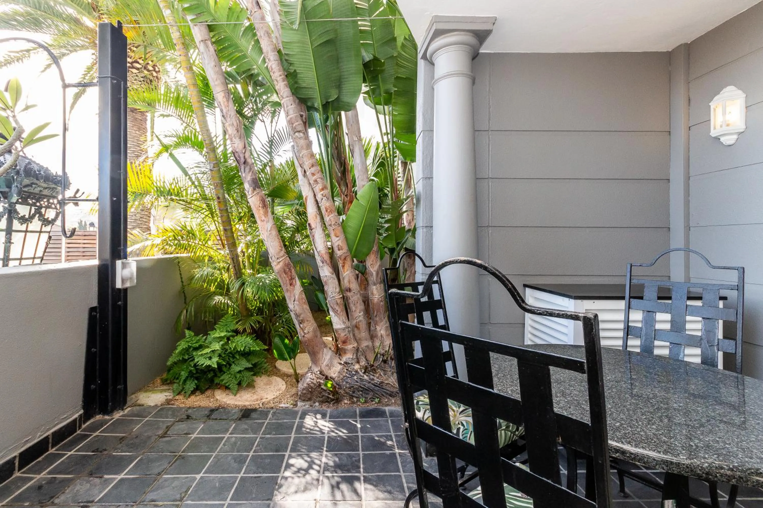 Garden in Romney Park Luxury Apartments by The Stay Collection