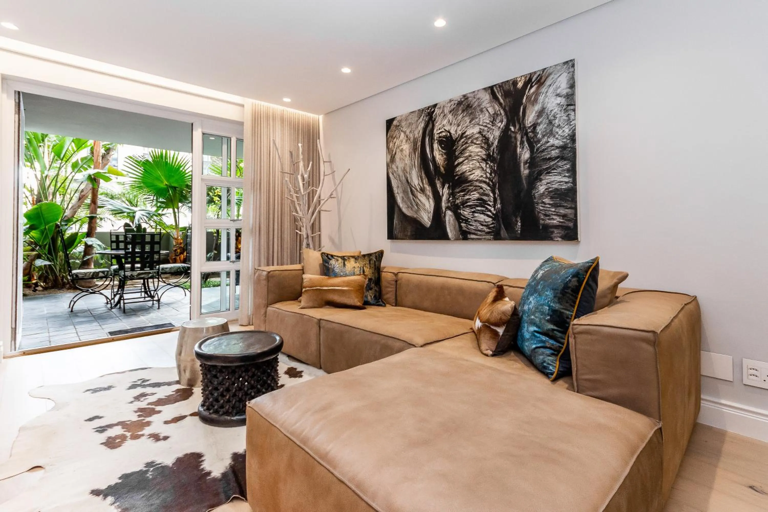 Lounge or bar in Romney Park Luxury Apartments by The Stay Collection