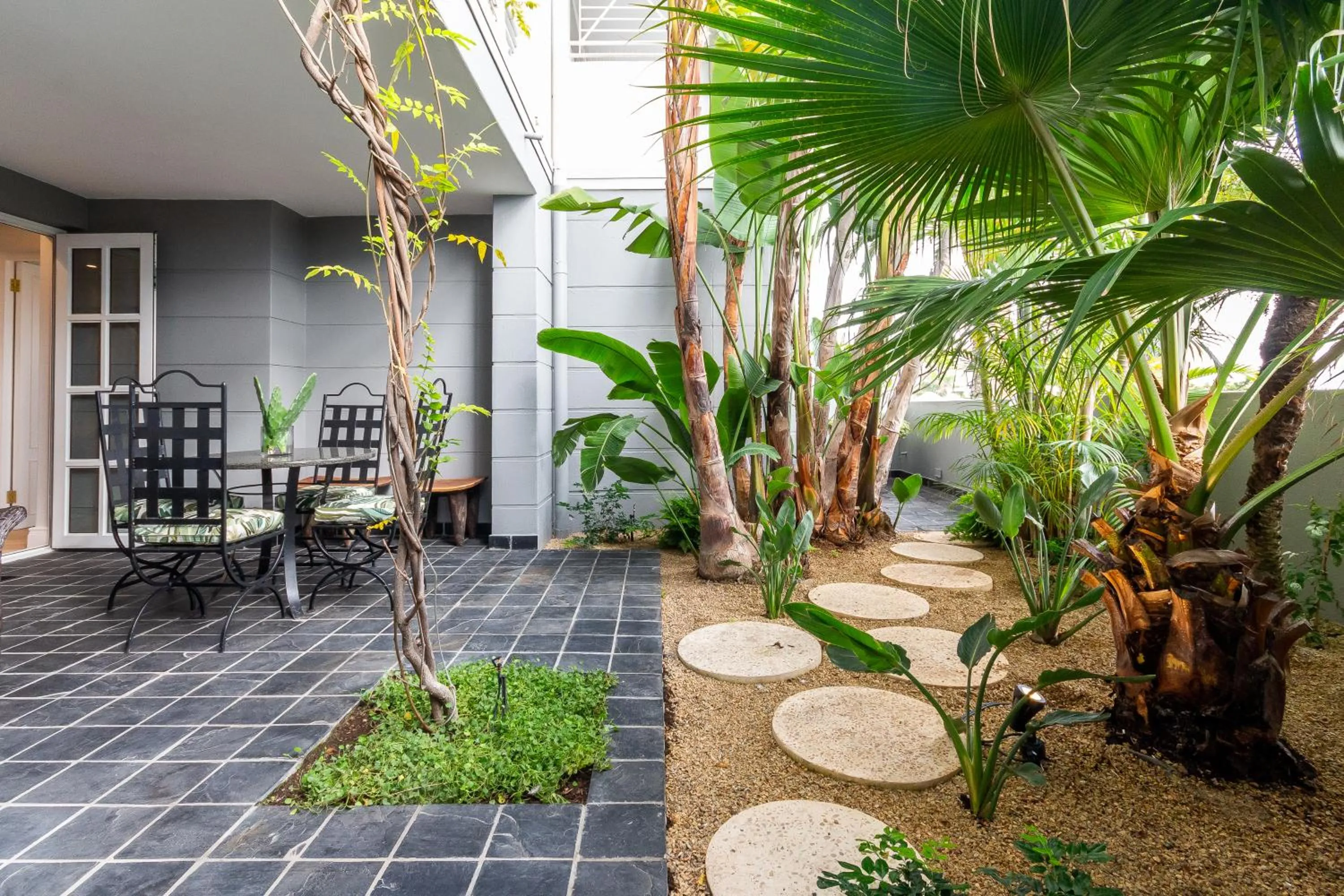 Garden in Romney Park Luxury Apartments by The Stay Collection