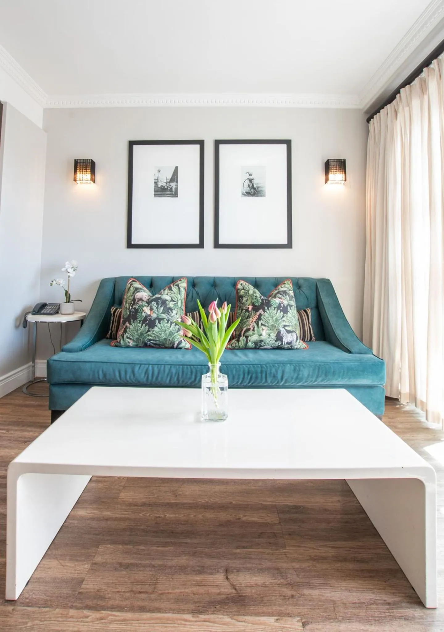 Lounge or bar in Romney Park Luxury Apartments by The Stay Collection