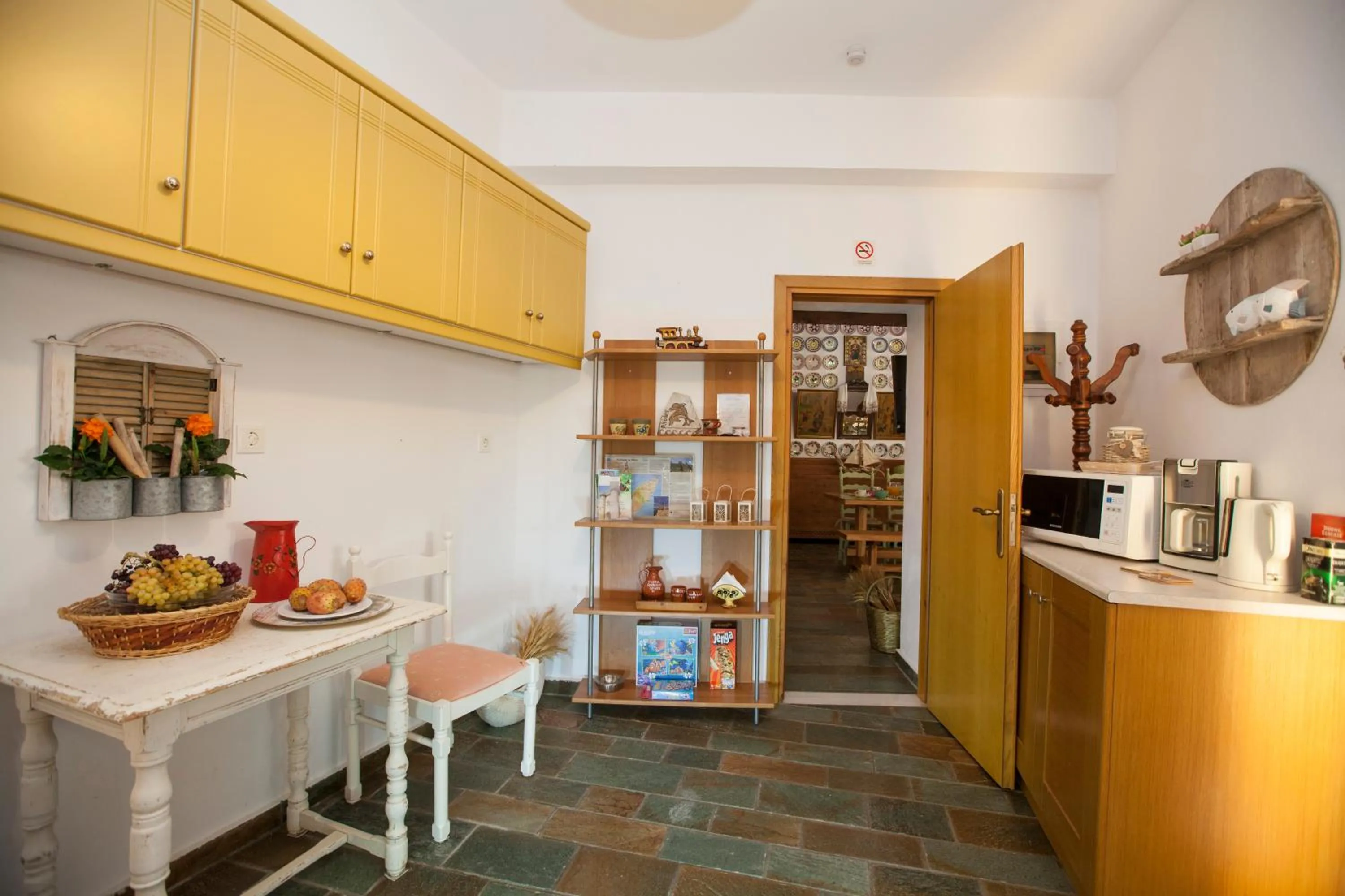 Kitchen or kitchenette in Arch Villa