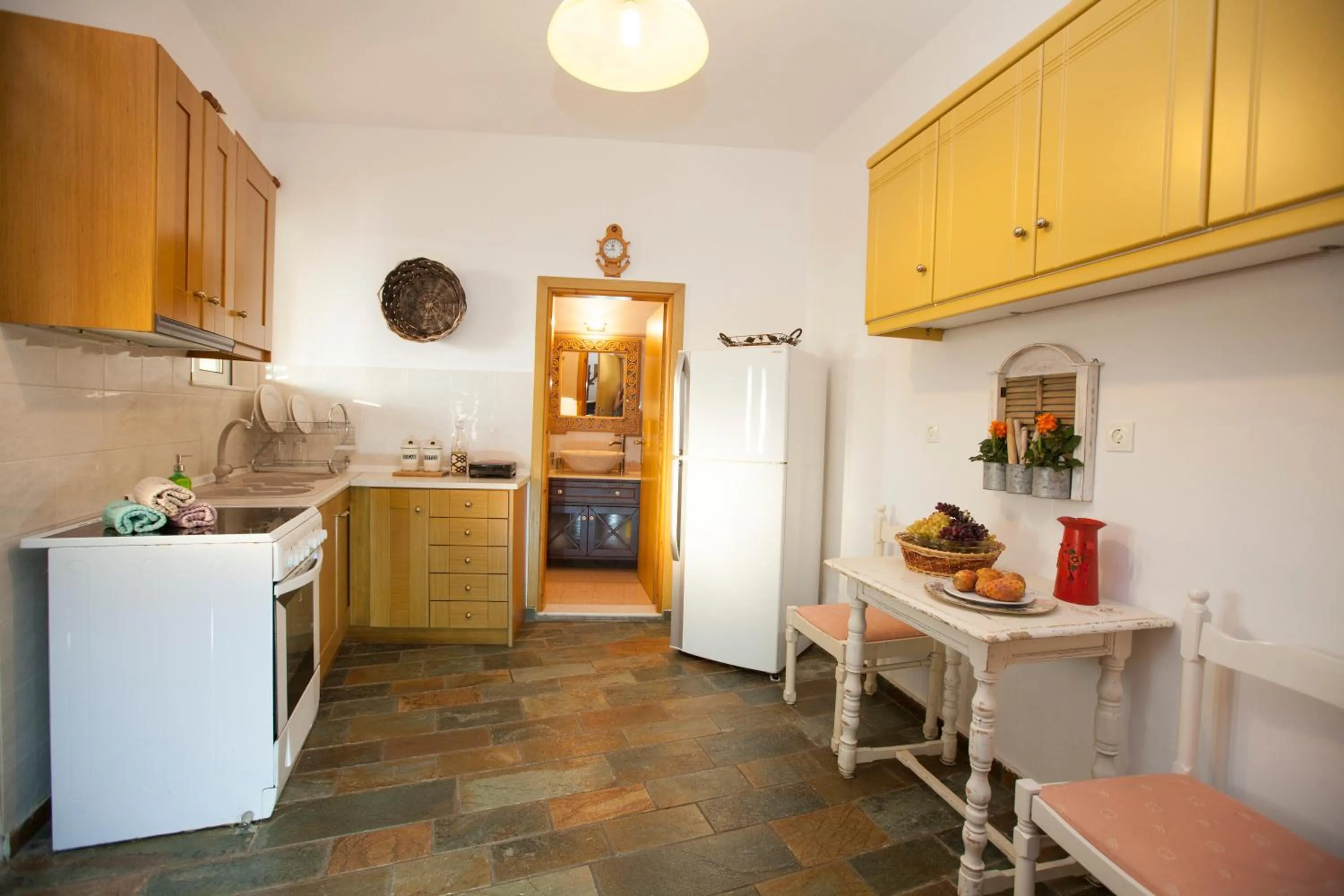 Kitchen or kitchenette in Arch Villa