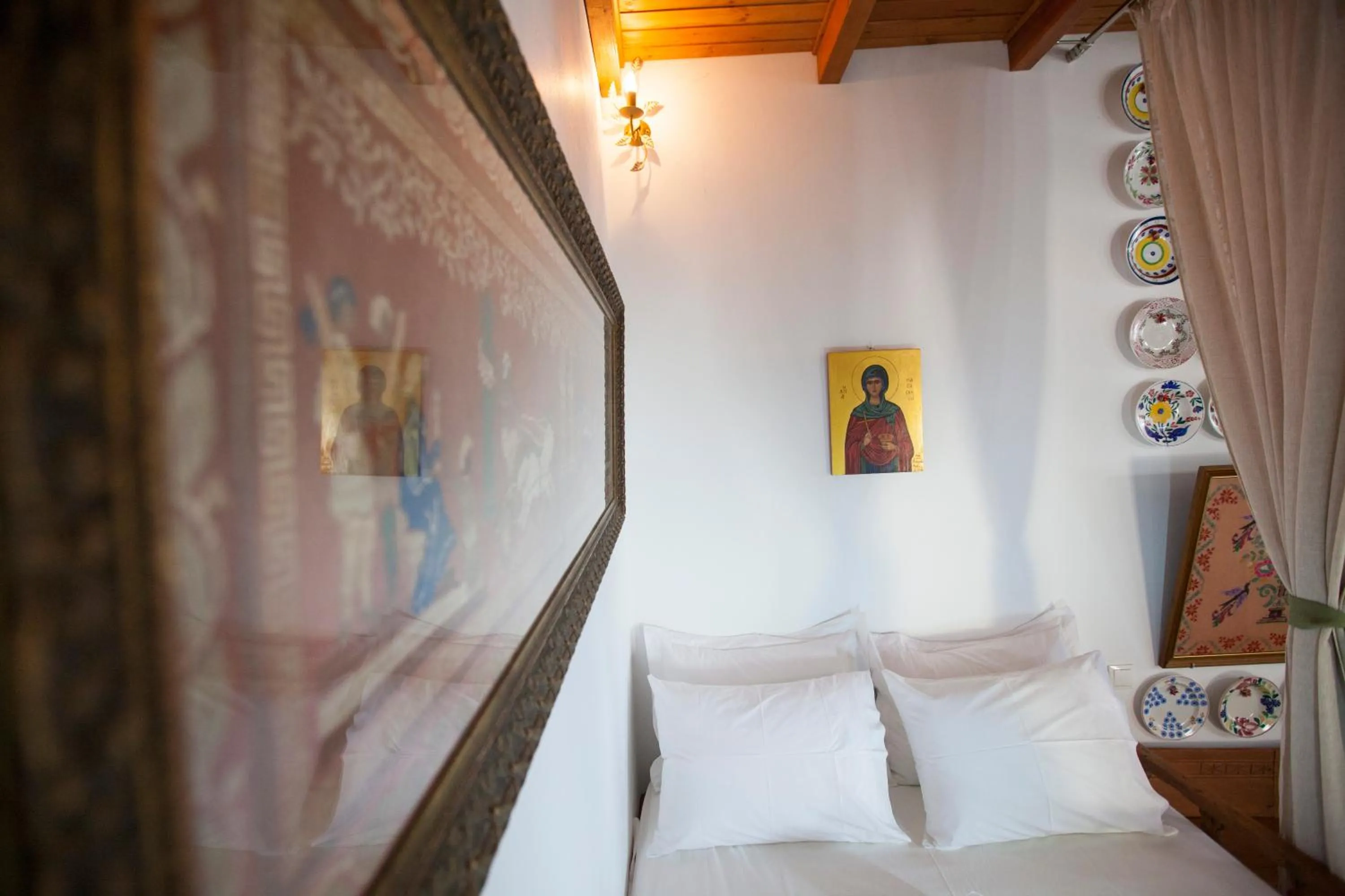 Bed in Arch Villa